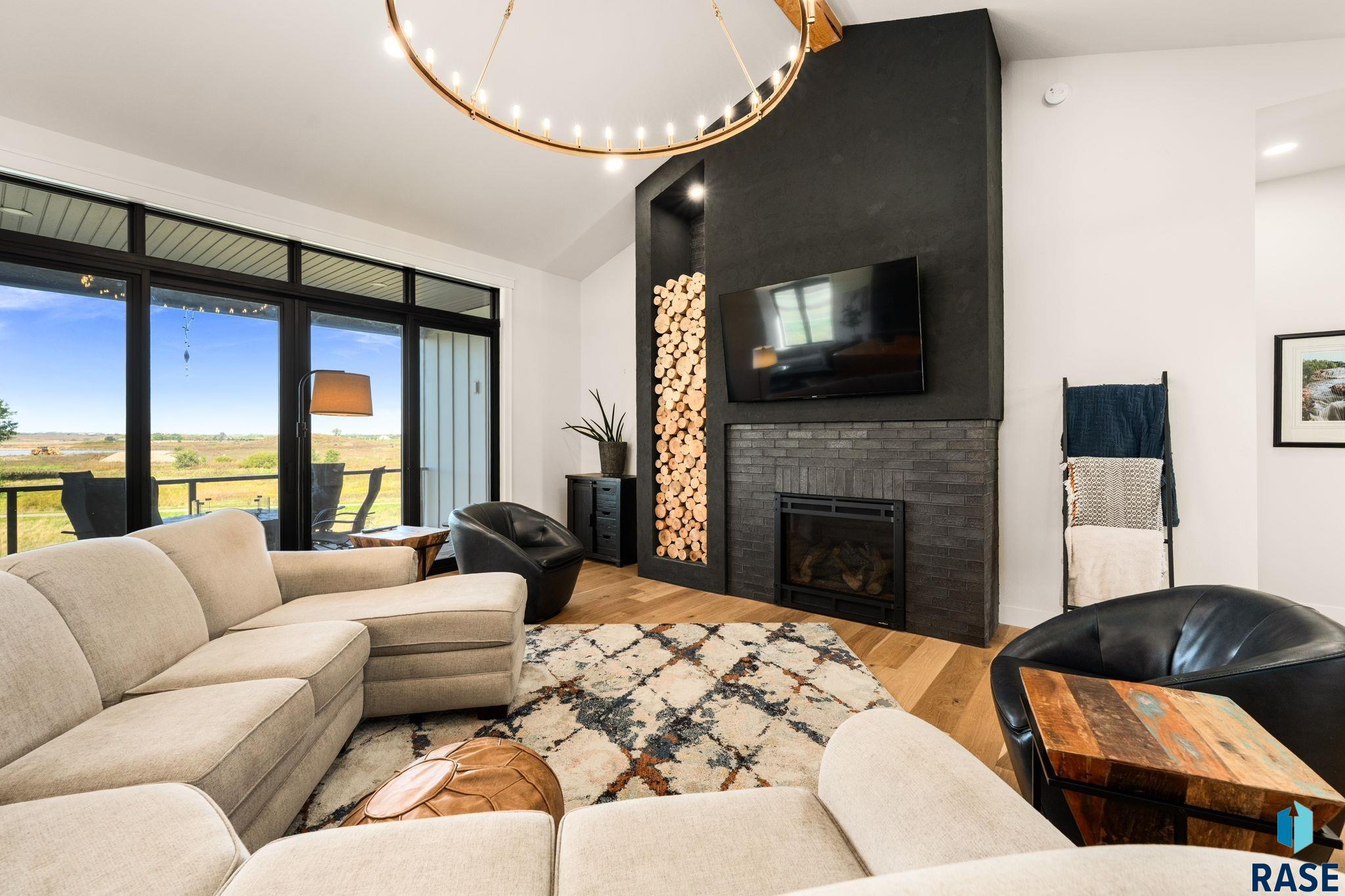 201 Boathouse Cir, Sioux Falls