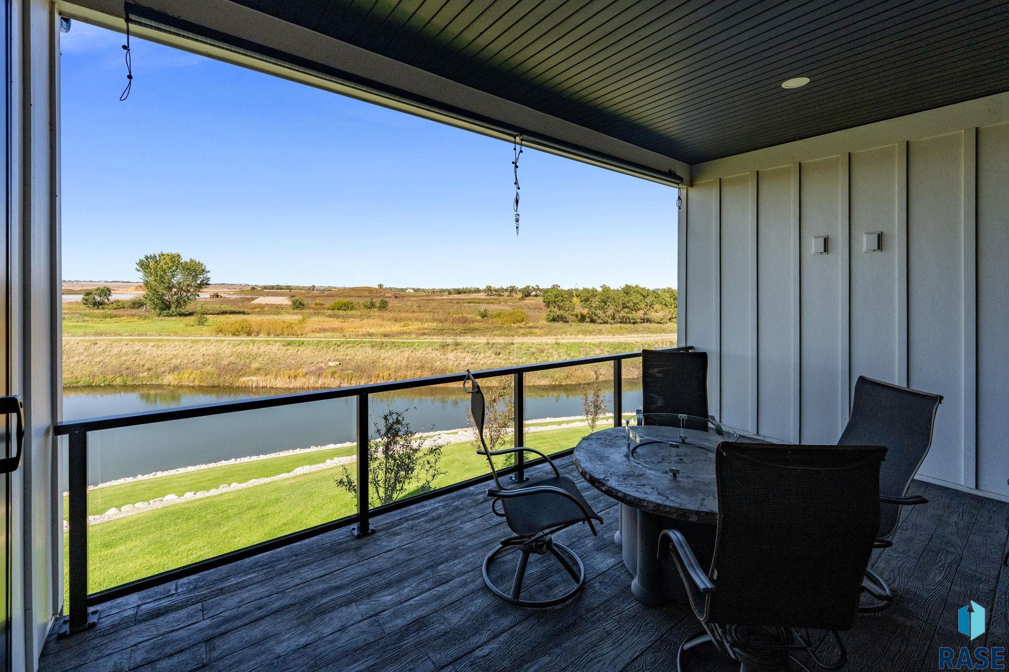 201 Boathouse Cir, Sioux Falls