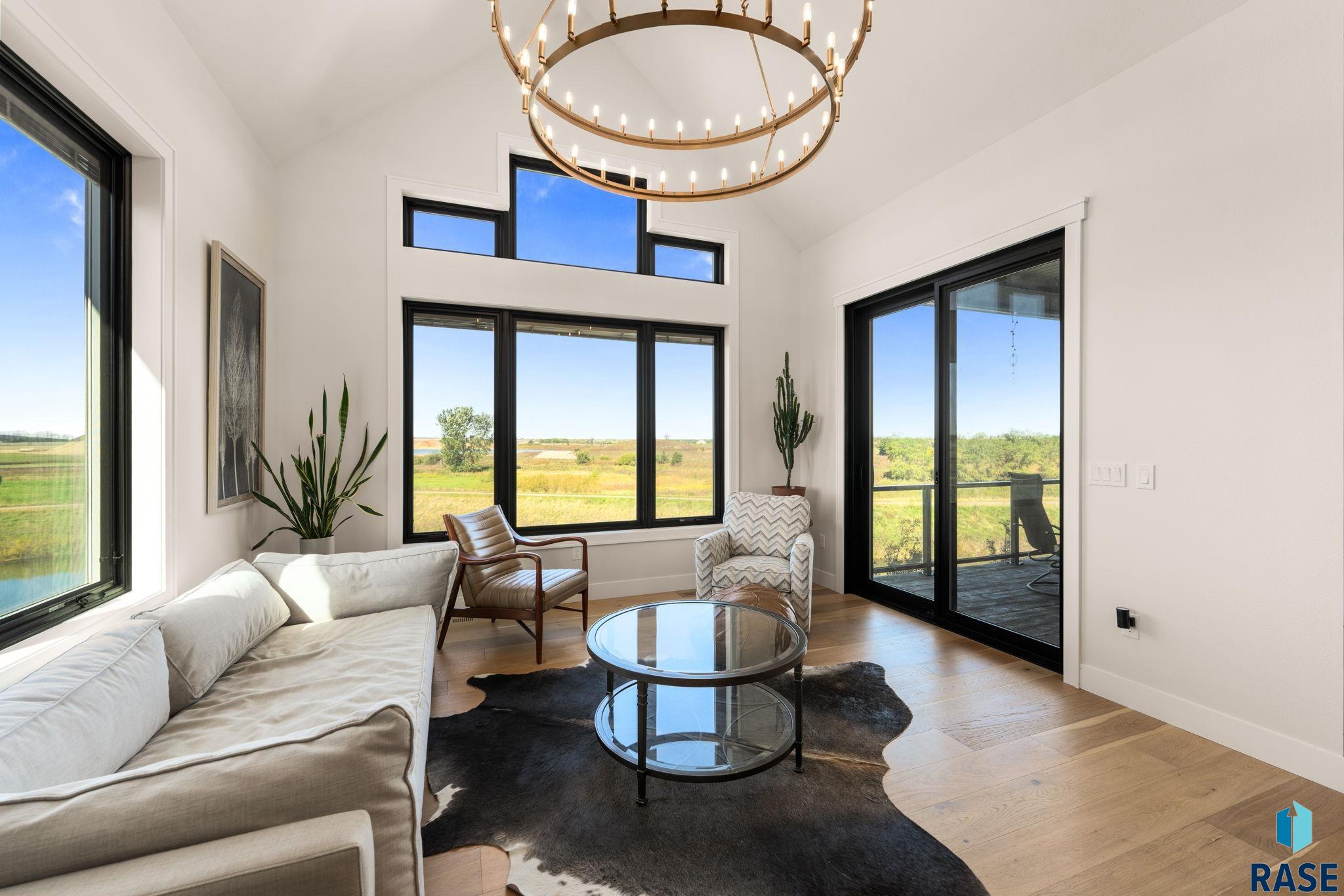 201 Boathouse Cir, Sioux Falls