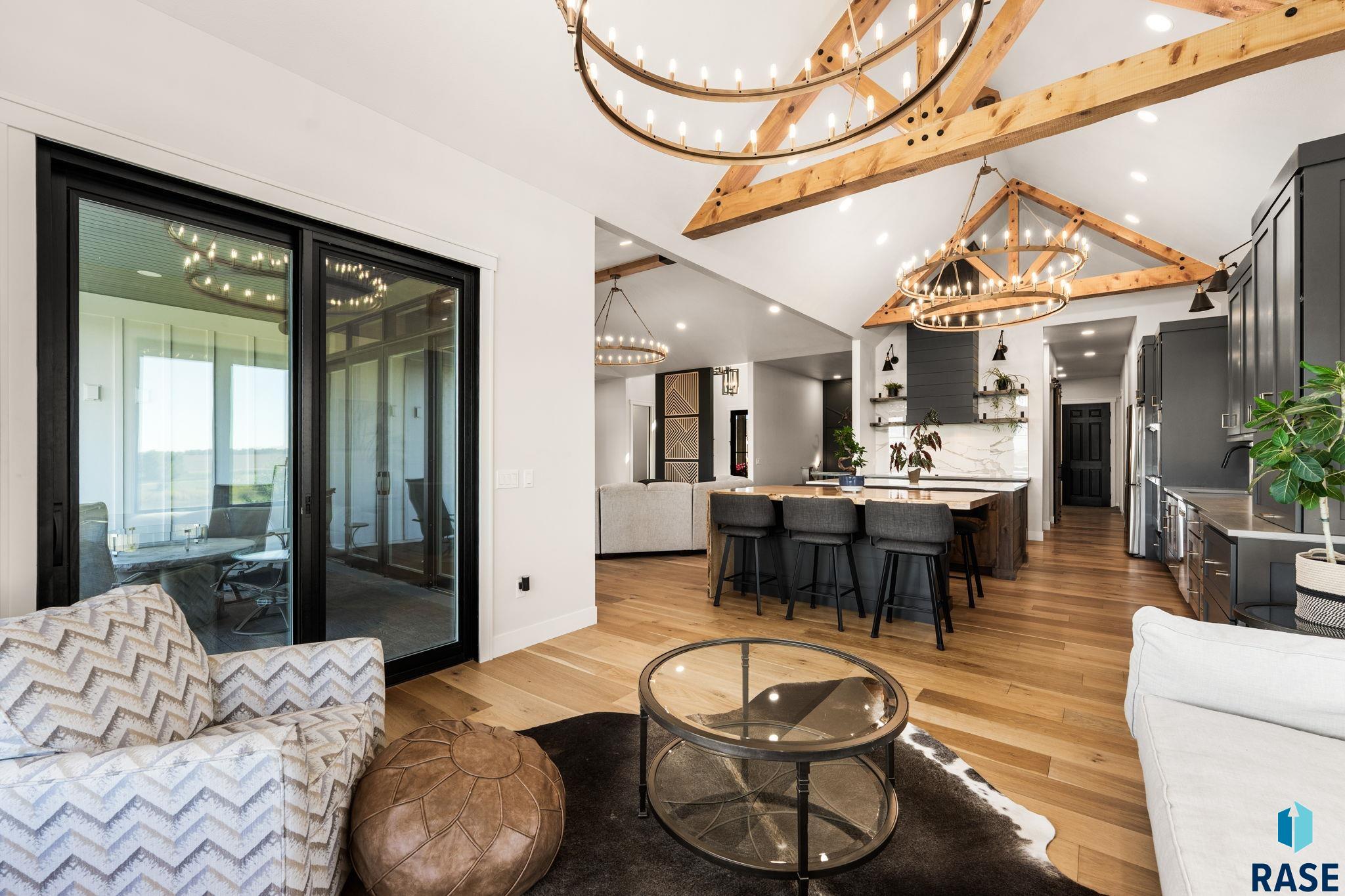 201 Boathouse Cir, Sioux Falls