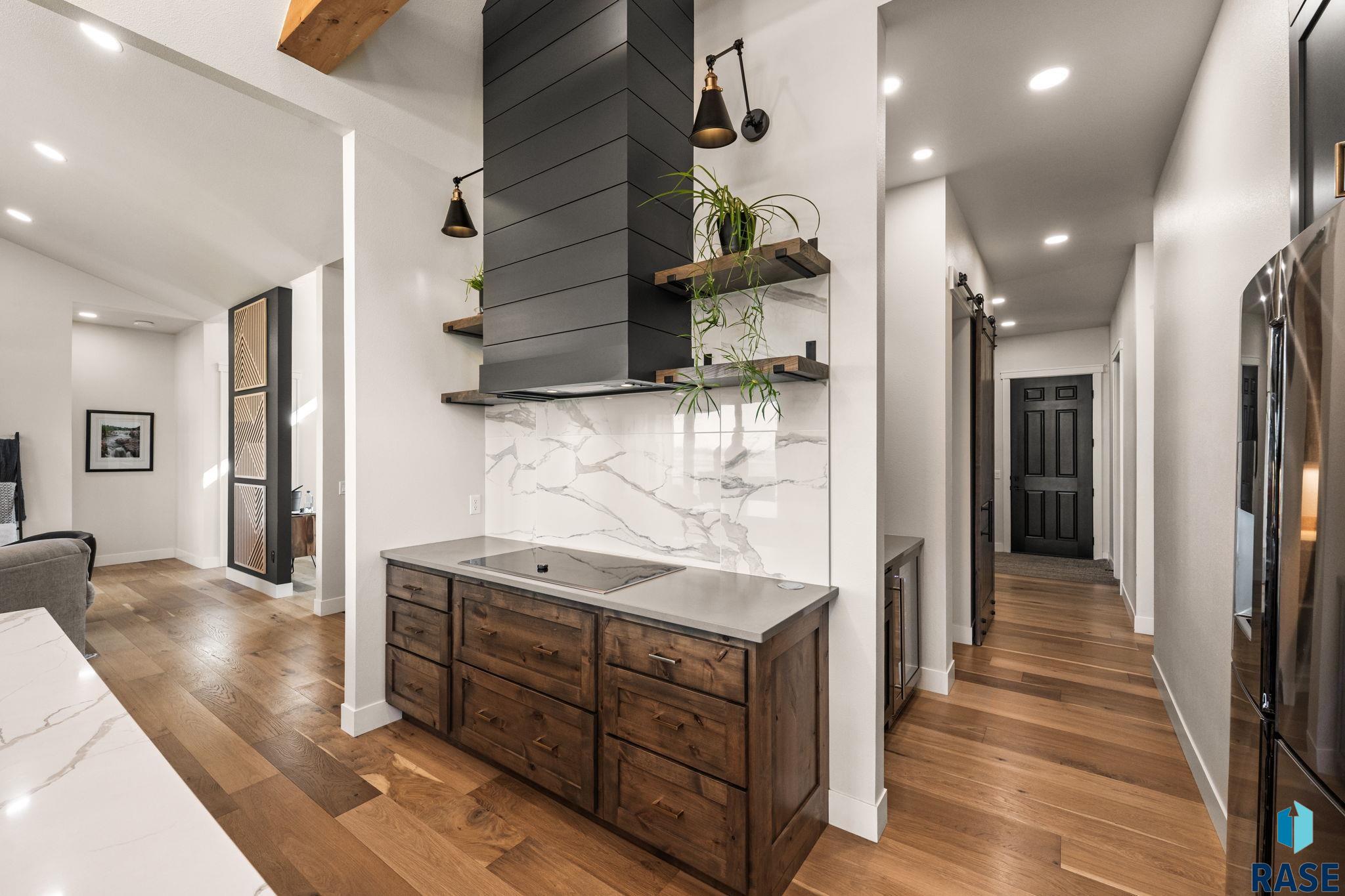 201 Boathouse Cir, Sioux Falls