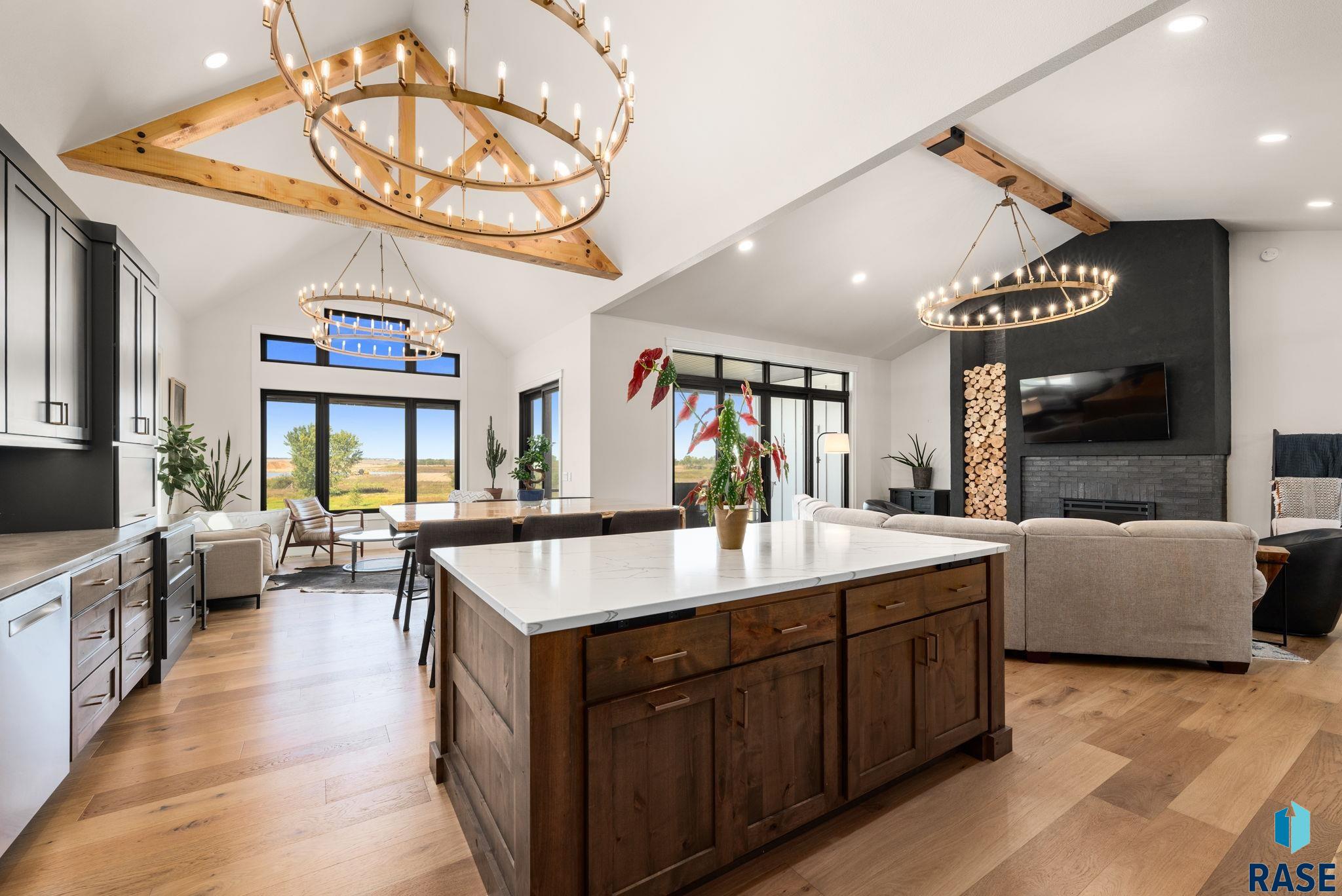 201 Boathouse Cir, Sioux Falls