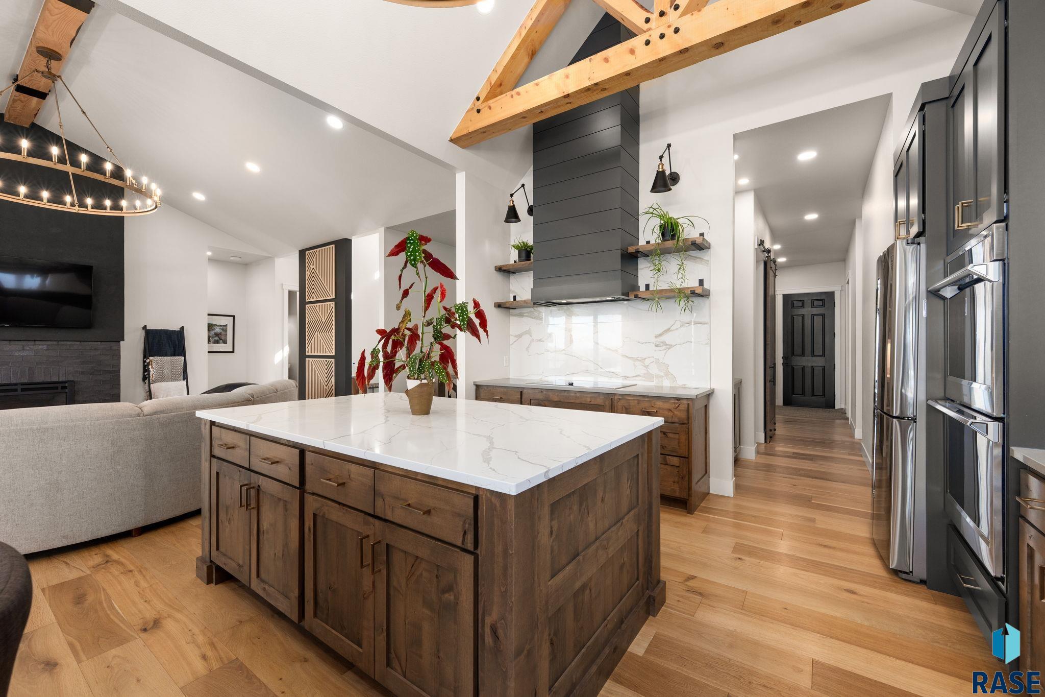 201 Boathouse Cir, Sioux Falls