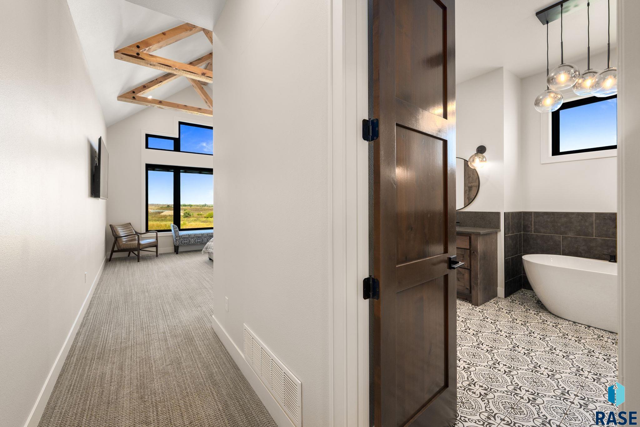 201 Boathouse Cir, Sioux Falls