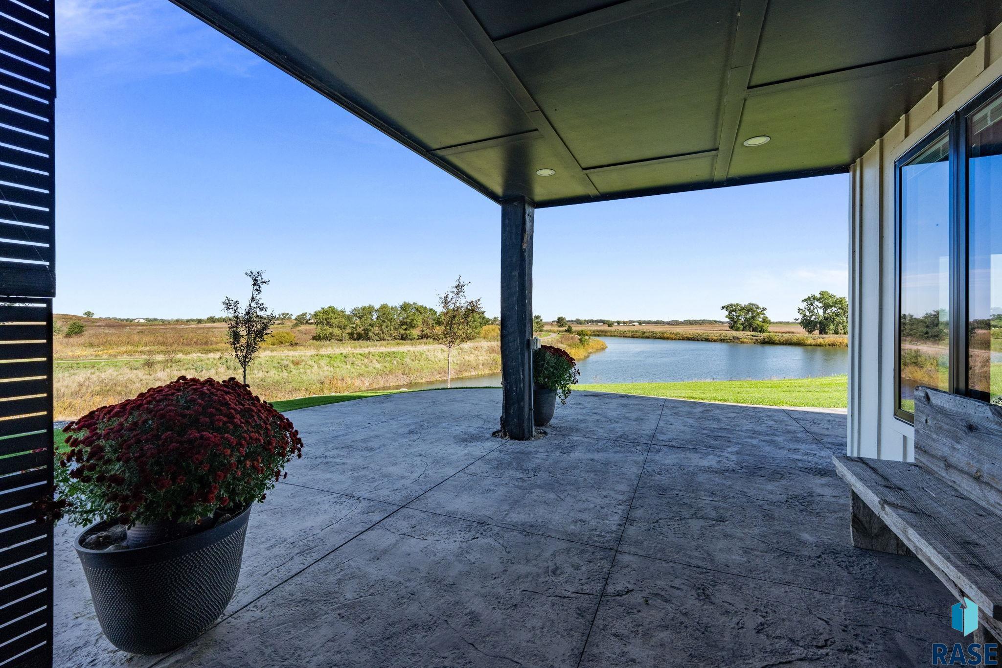 201 Boathouse Cir, Sioux Falls