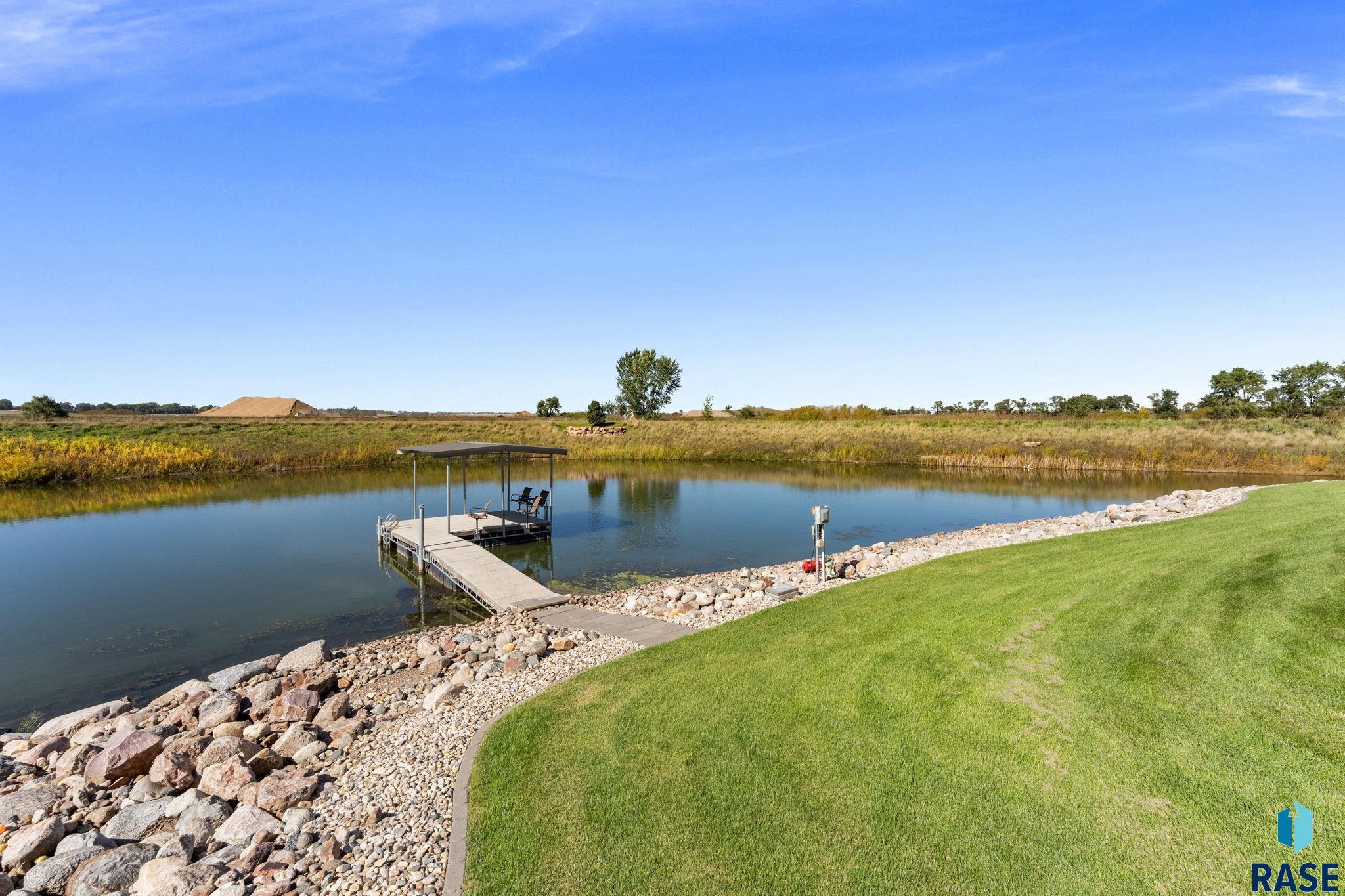 201 Boathouse Cir, Sioux Falls