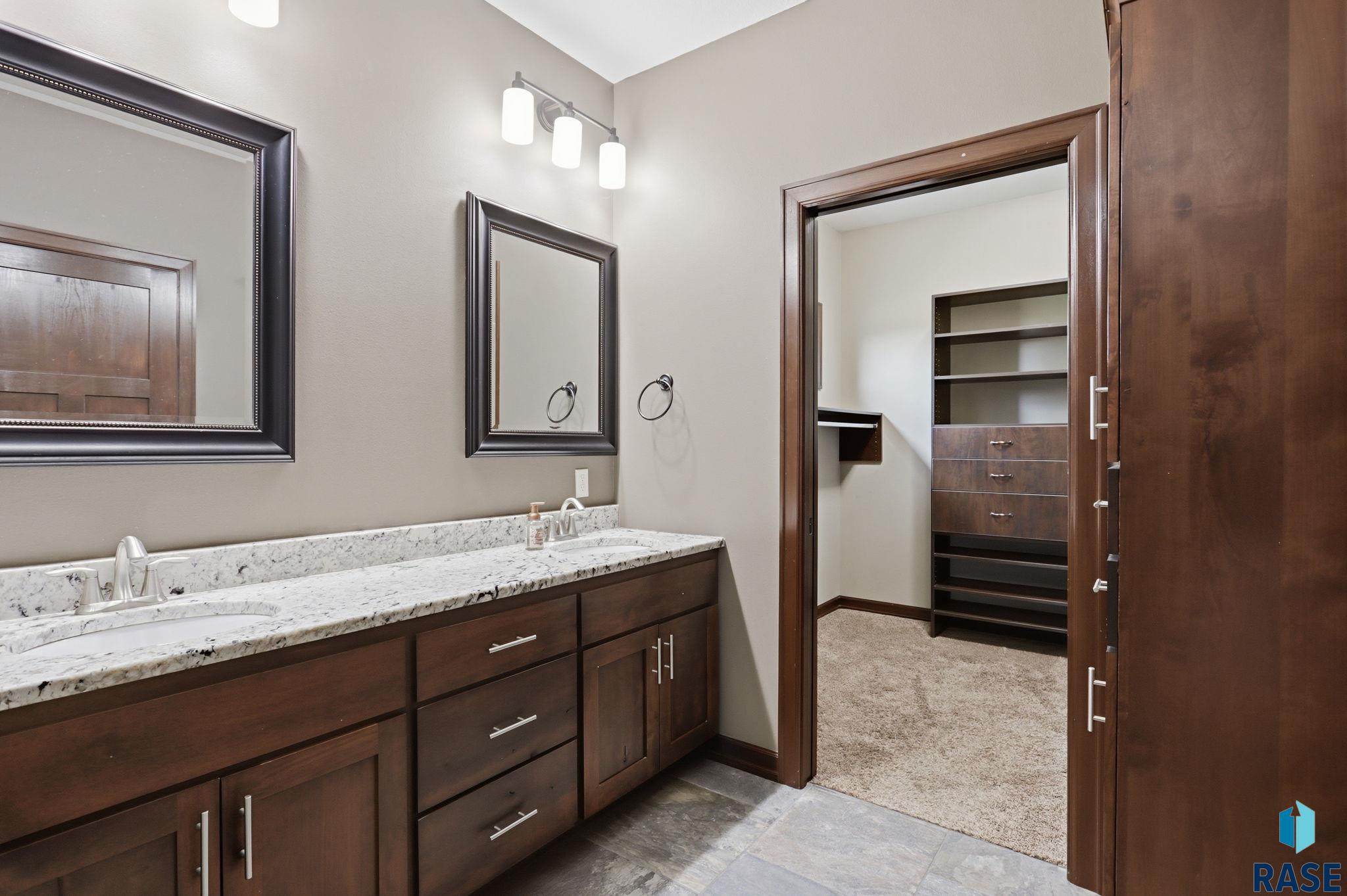 1817 Copper Crest Cir, Sioux Falls