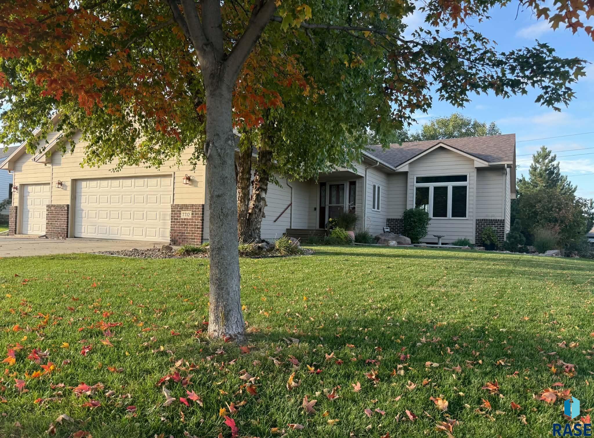 7712 W Justice St, Sioux Falls