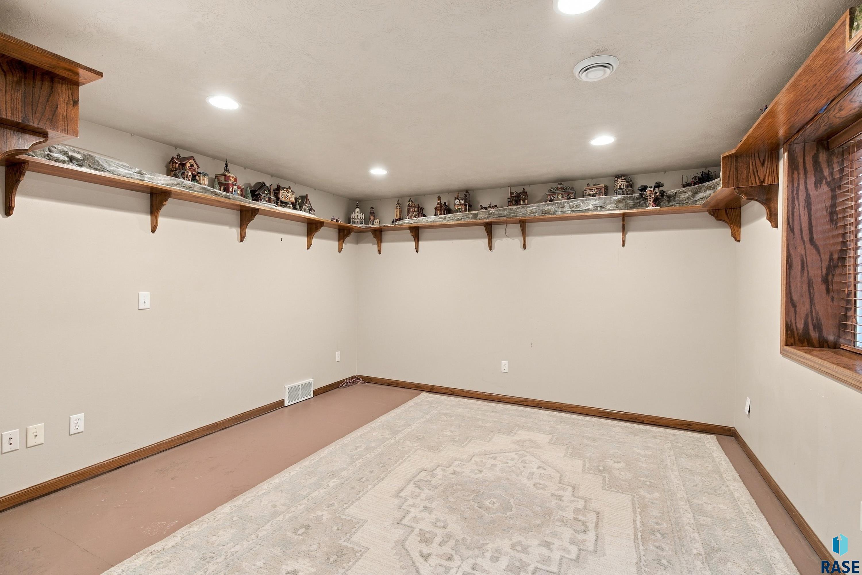 4011 Newcomb St, Sioux Falls