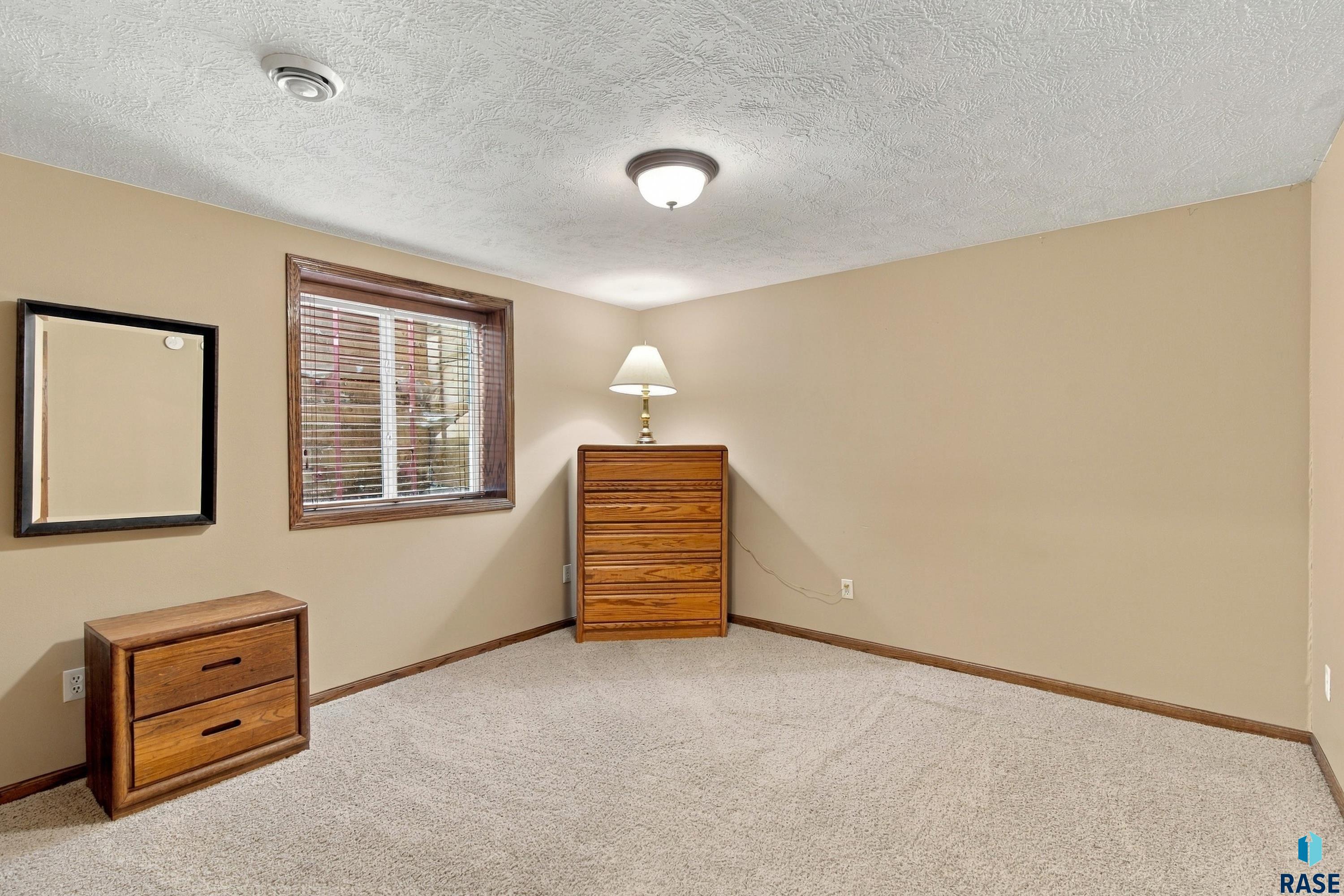 4011 Newcomb St, Sioux Falls
