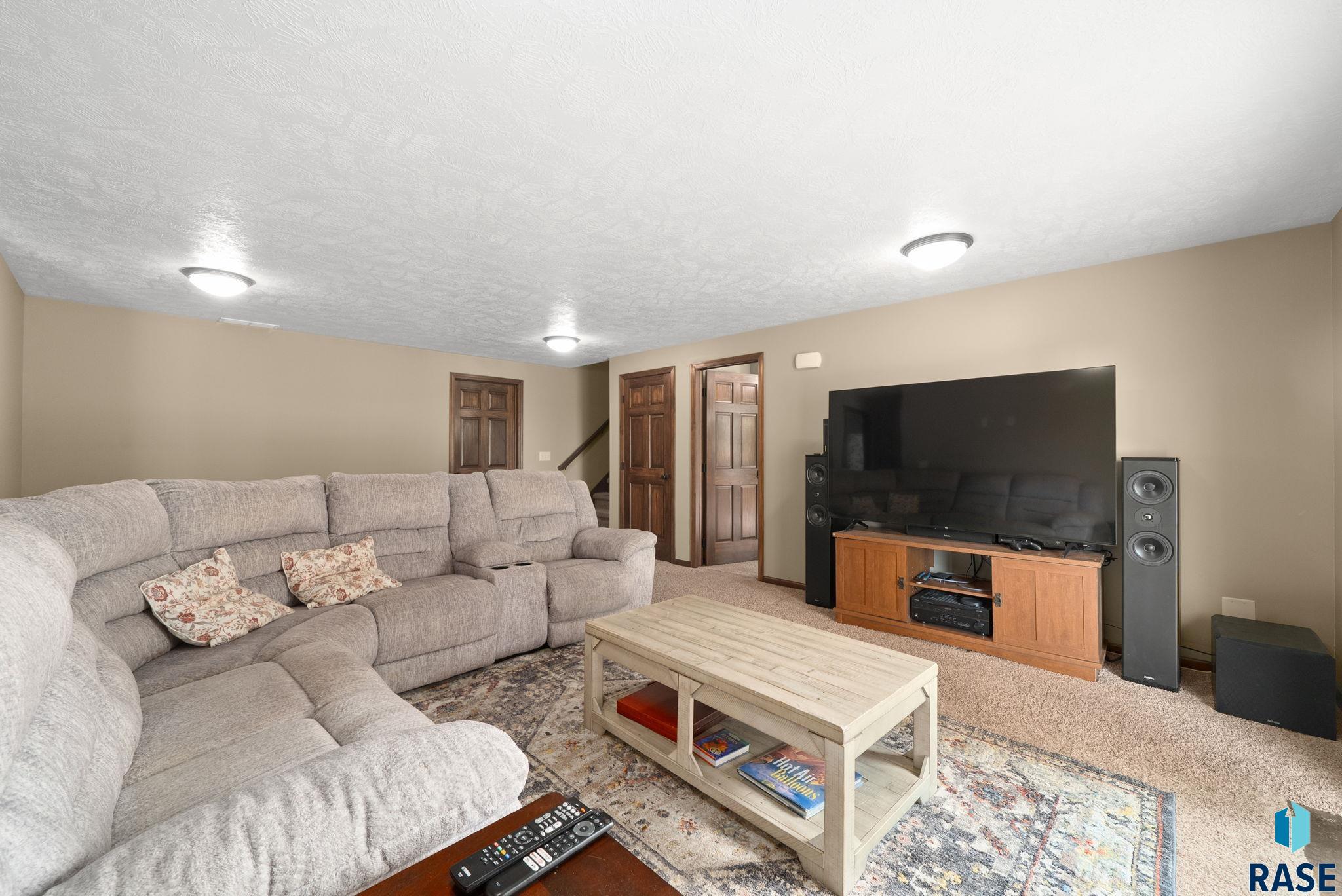 3708 Wakefield Cir, Sioux Falls
