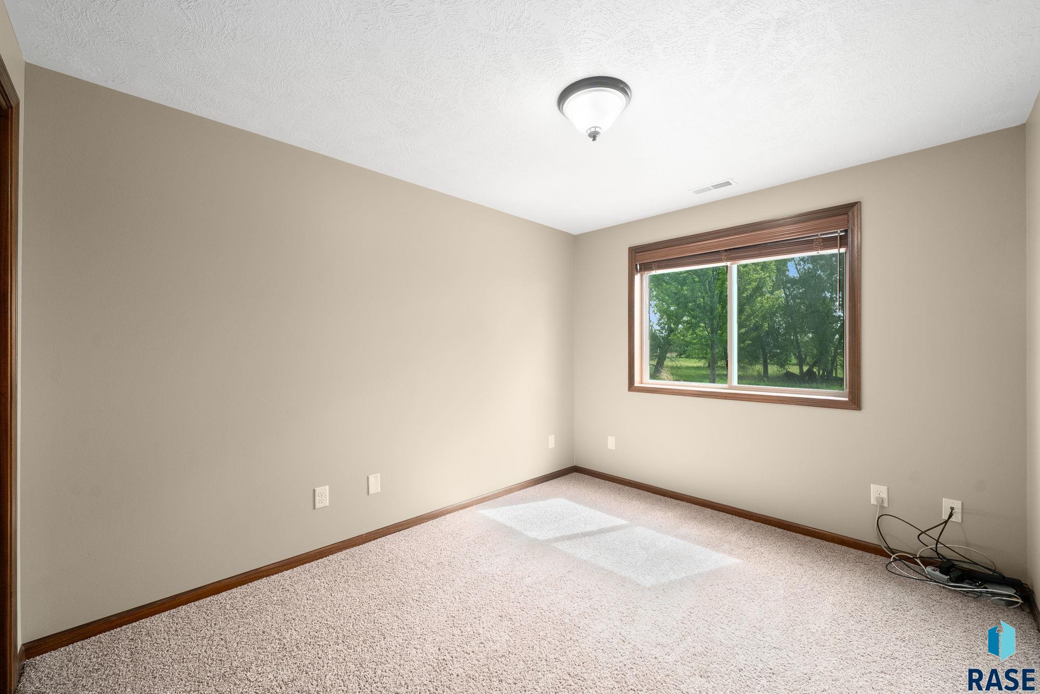 3708 Wakefield Cir, Sioux Falls