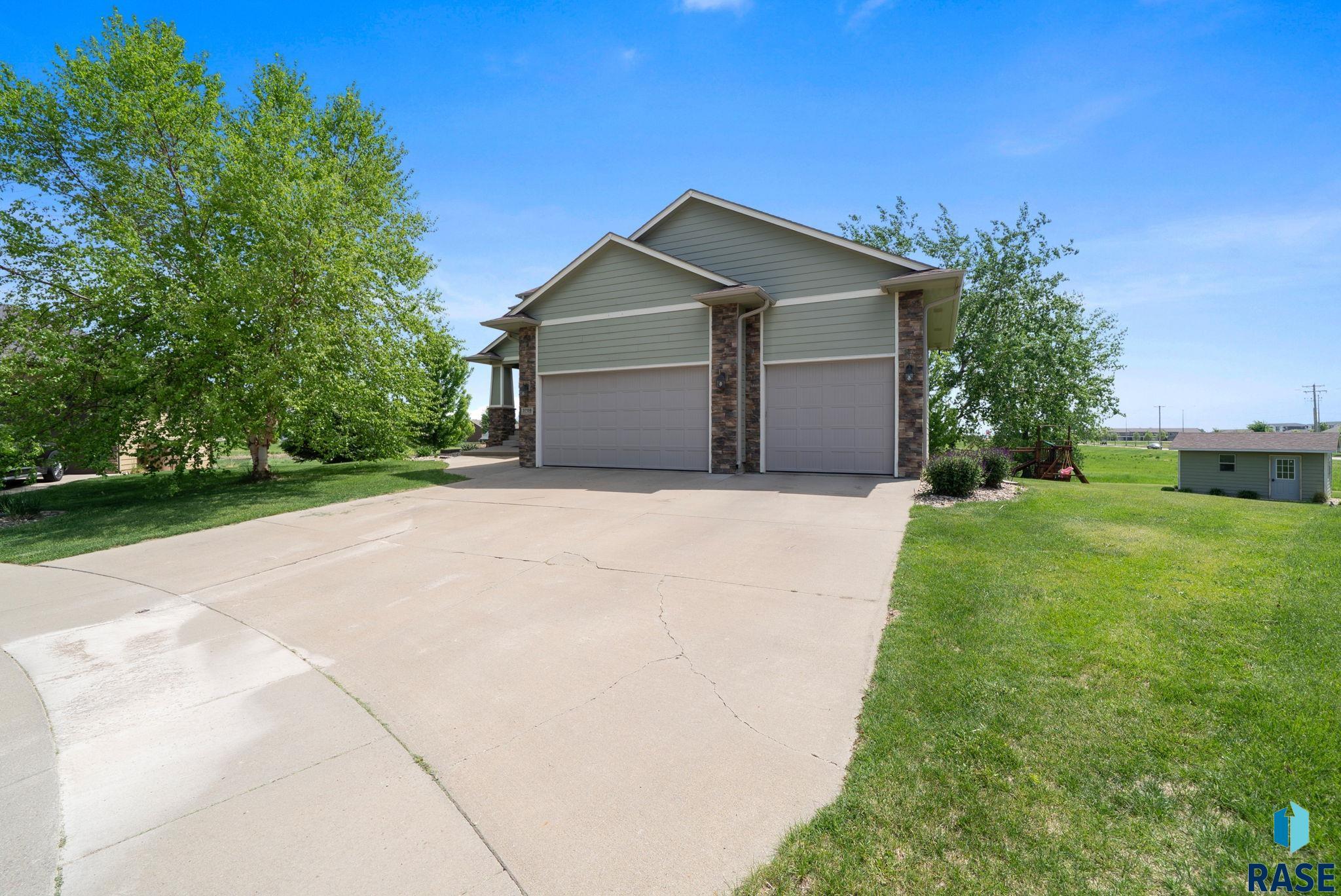 3708 Wakefield Cir, Sioux Falls