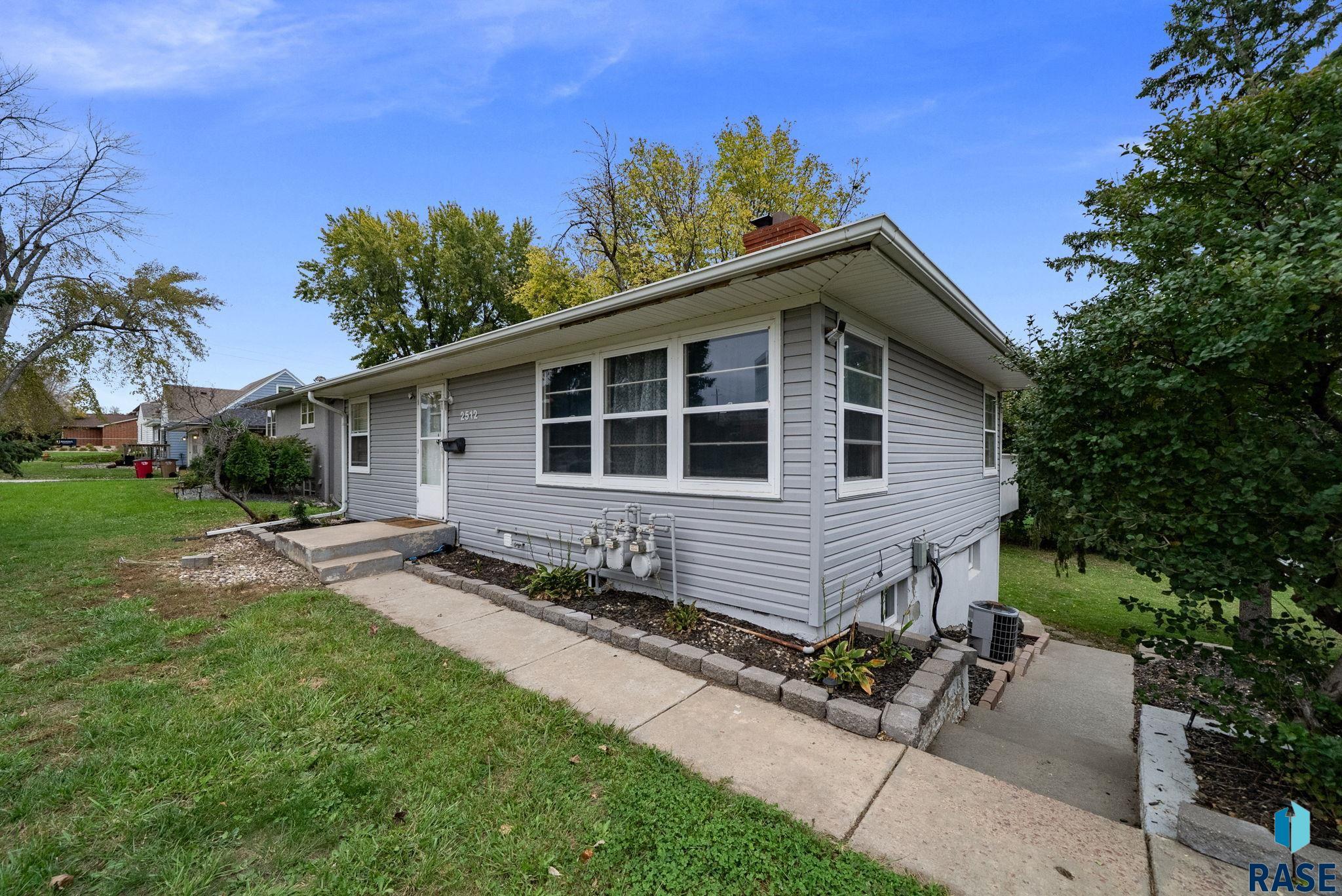2512 Summit Ave, Sioux Falls