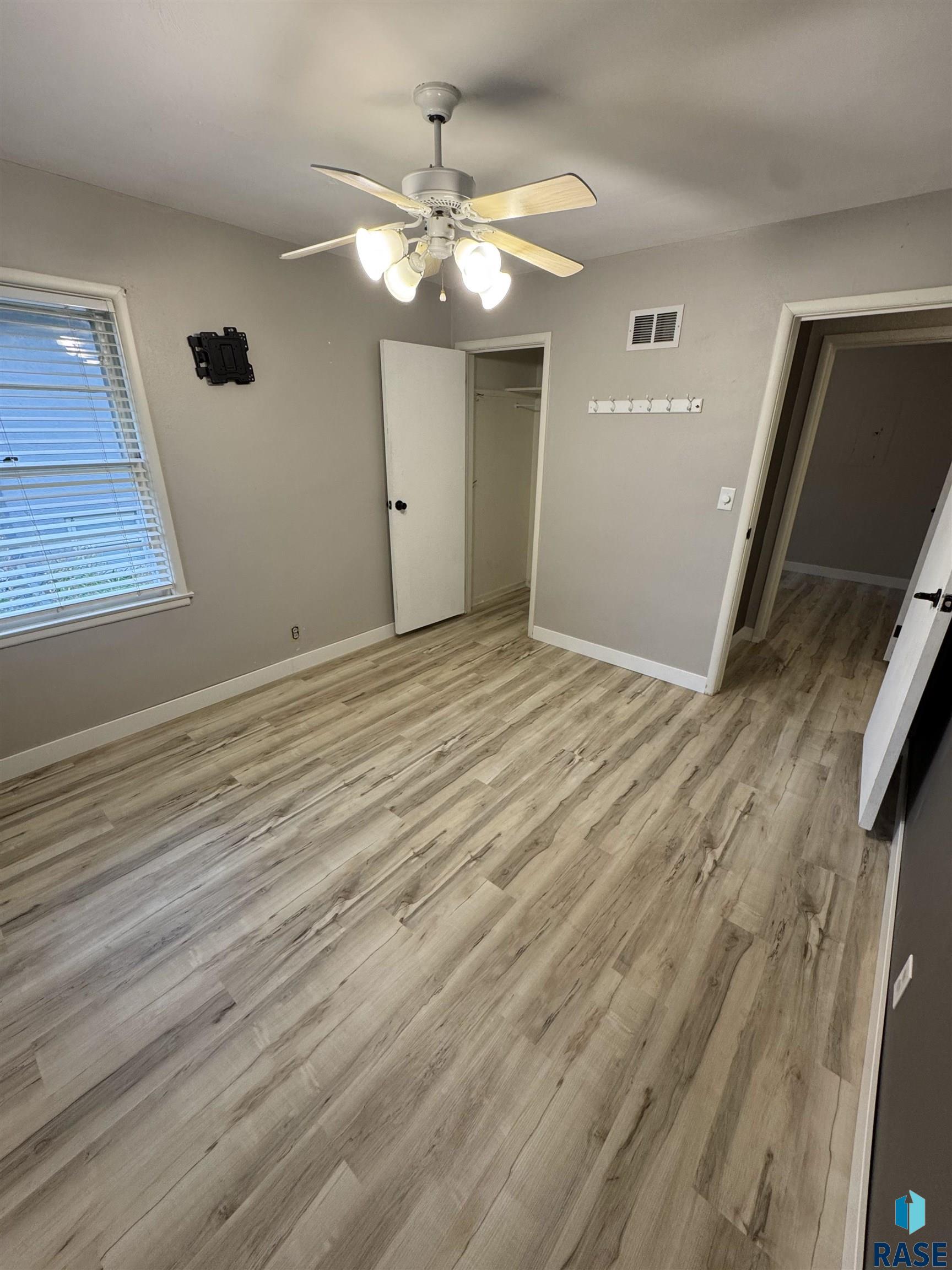 2512 Summit Ave, Sioux Falls