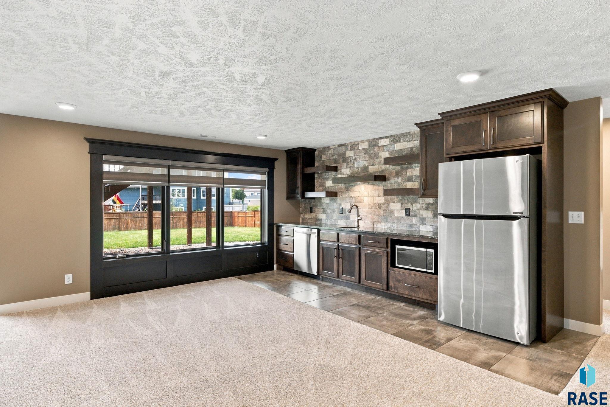 2743 Burns Knoll Cir, Sioux Falls