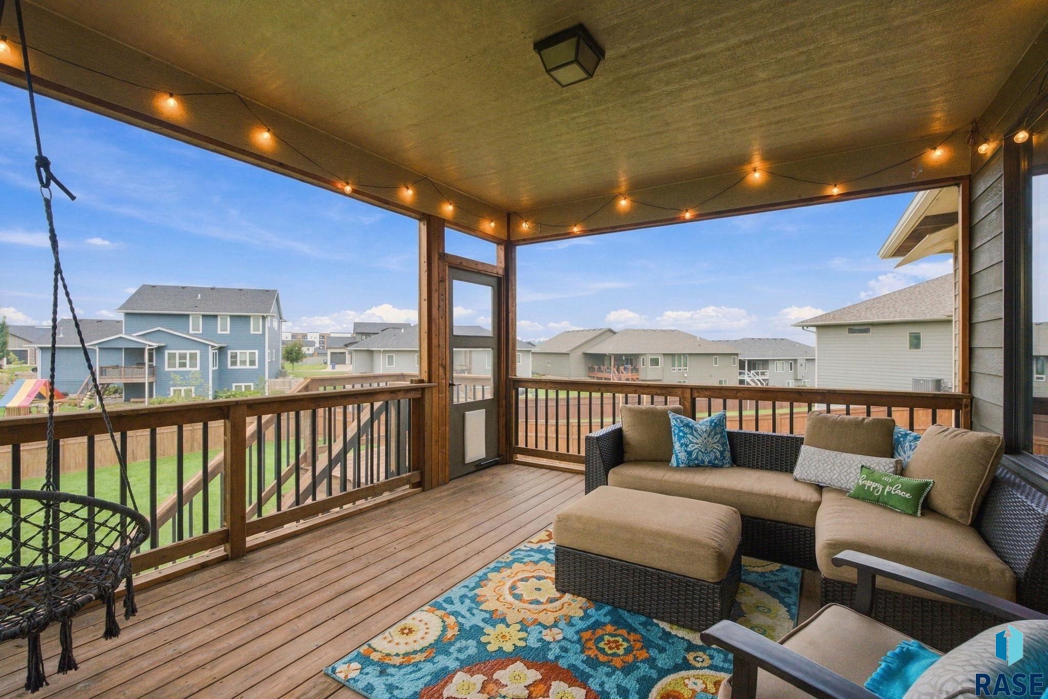 2743 Burns Knoll Cir, Sioux Falls