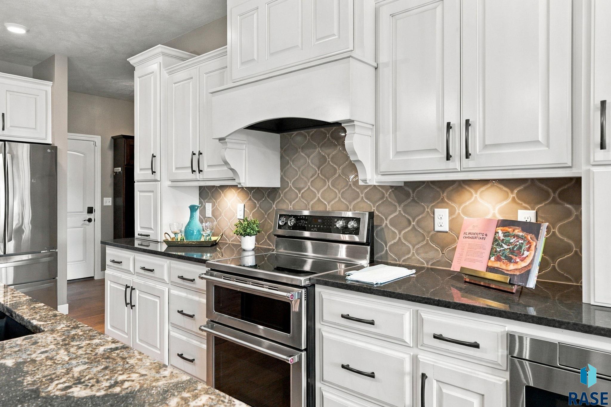2743 Burns Knoll Cir, Sioux Falls