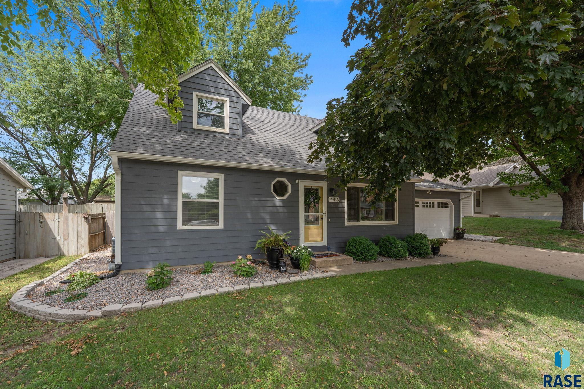 4416 E Oak St, Sioux Falls