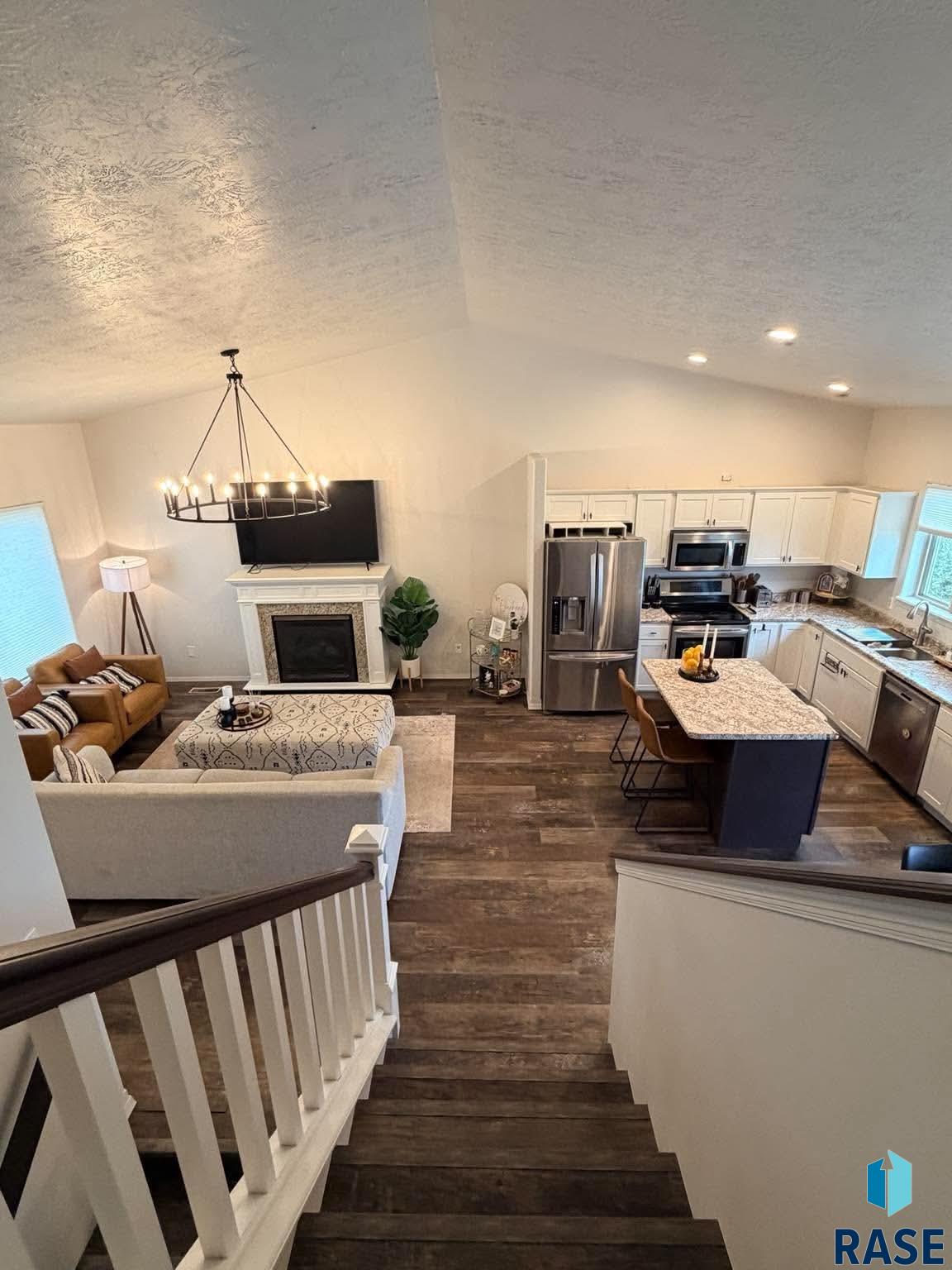 1107 Hemlock Cir, Harrisburg