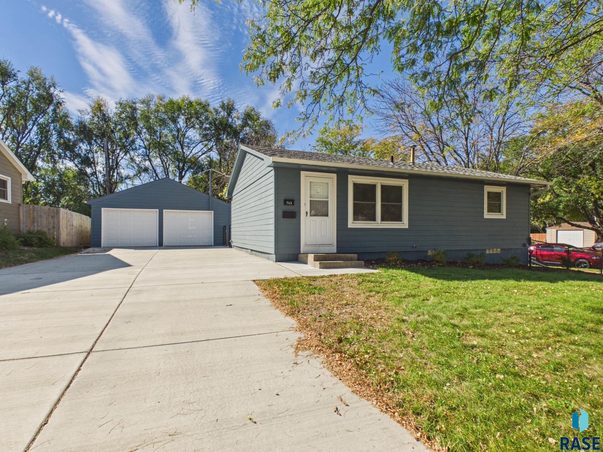 743 N Leadale Ave, Sioux Falls