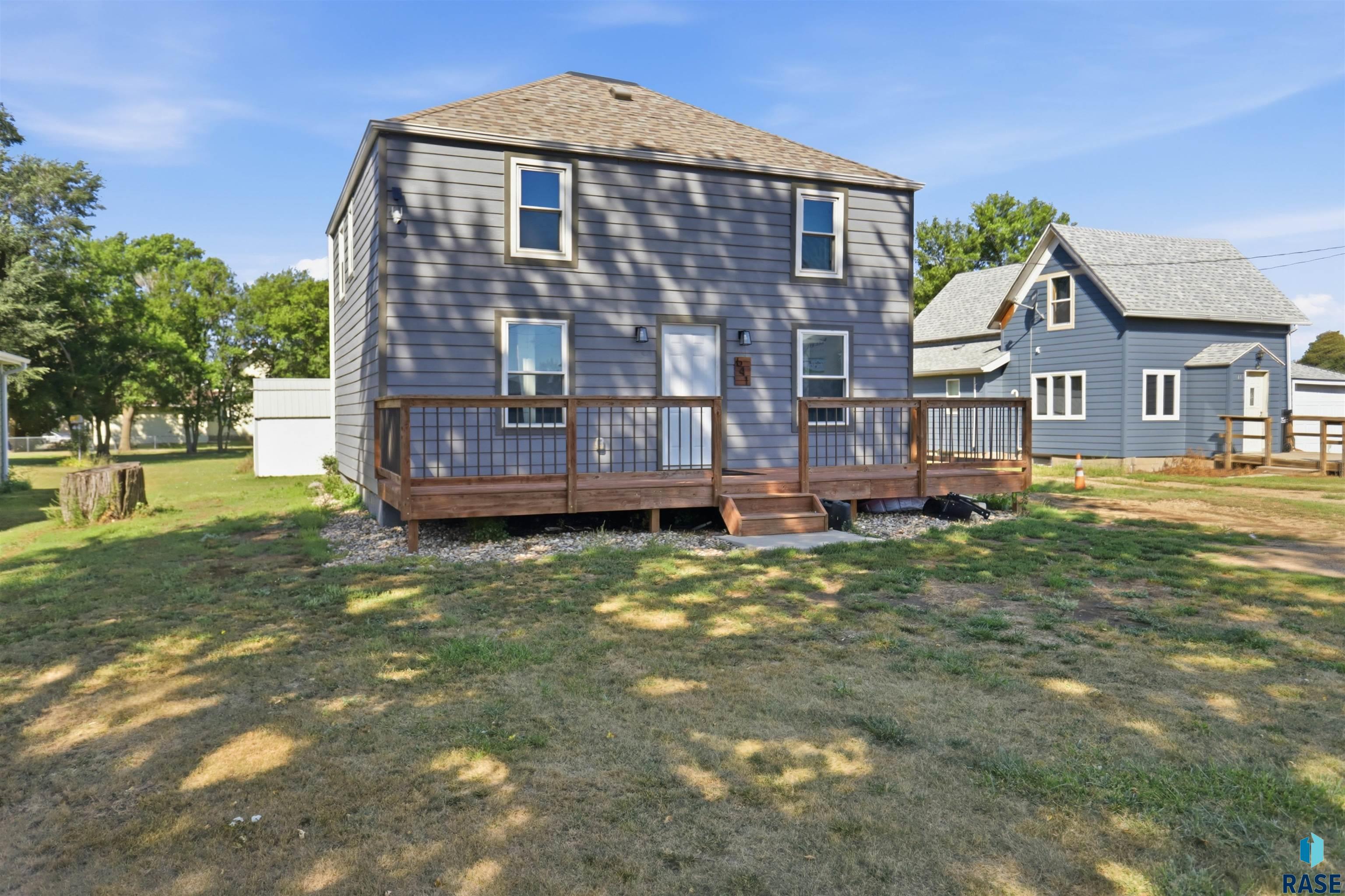 641 N Railway Ave, Canistota