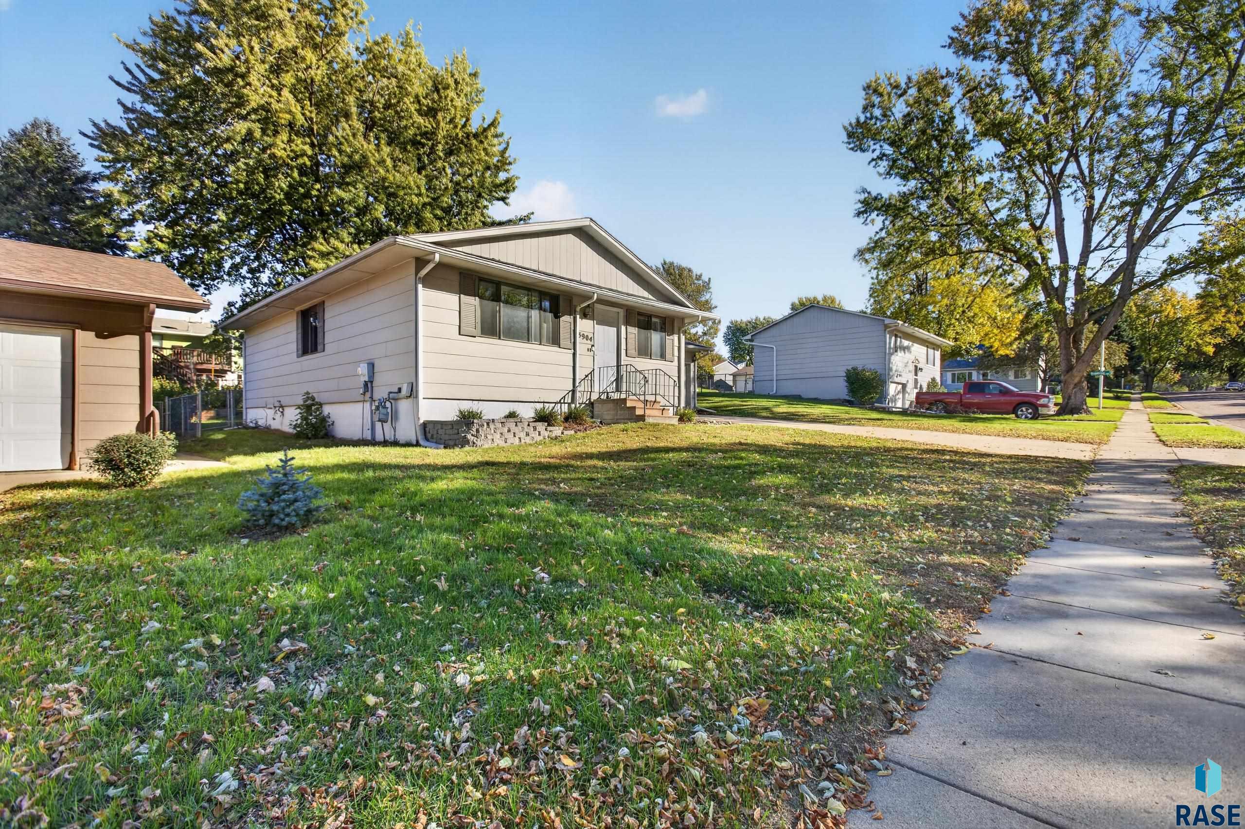 3904 28th St, Sioux Falls