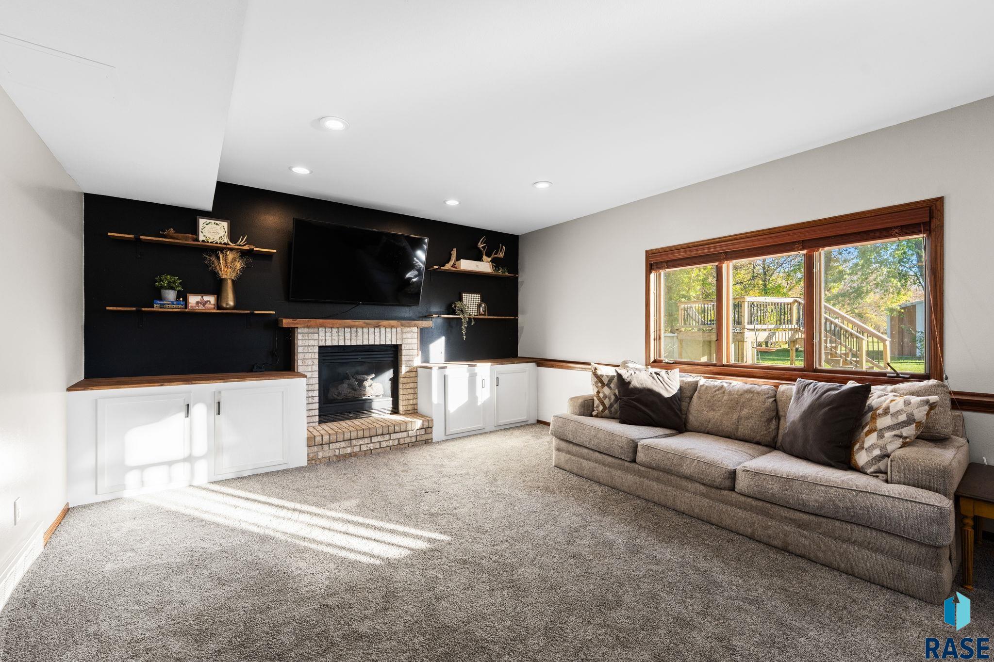 46713 269th St, Sioux Falls