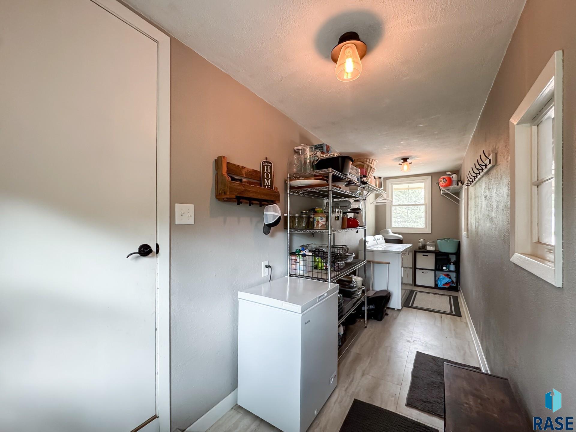 1711 N Wedgewood Rd
