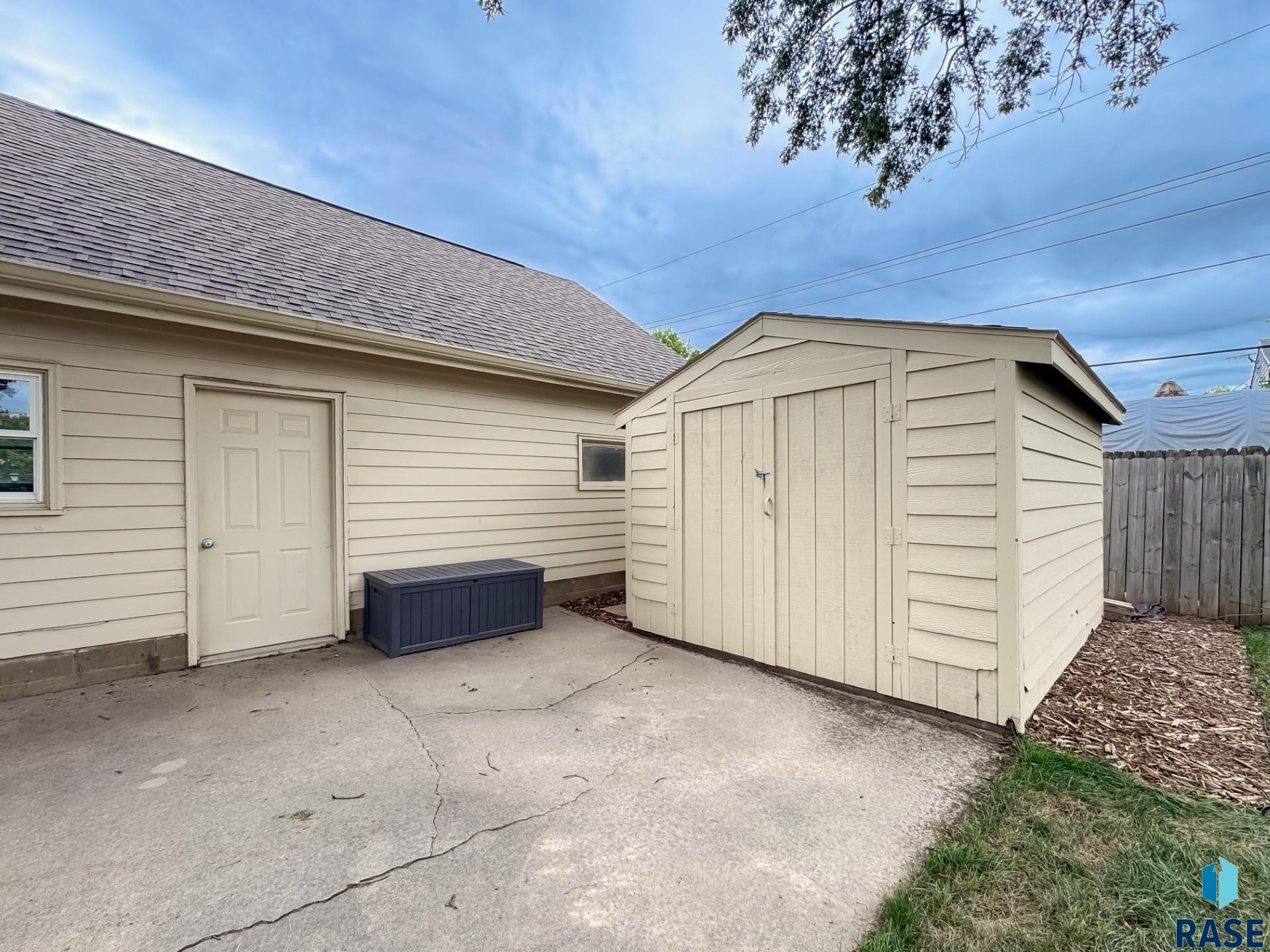 1711 N Wedgewood Rd