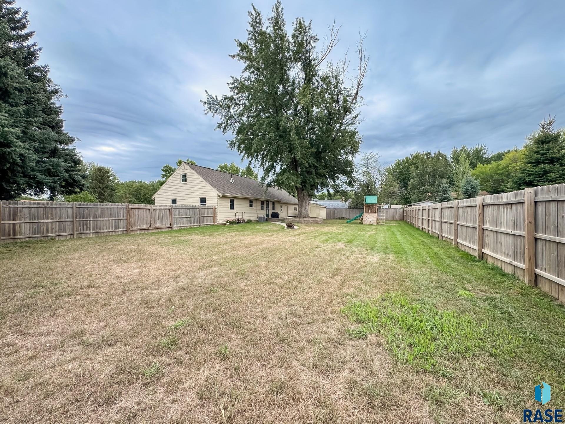 1711 N Wedgewood Rd