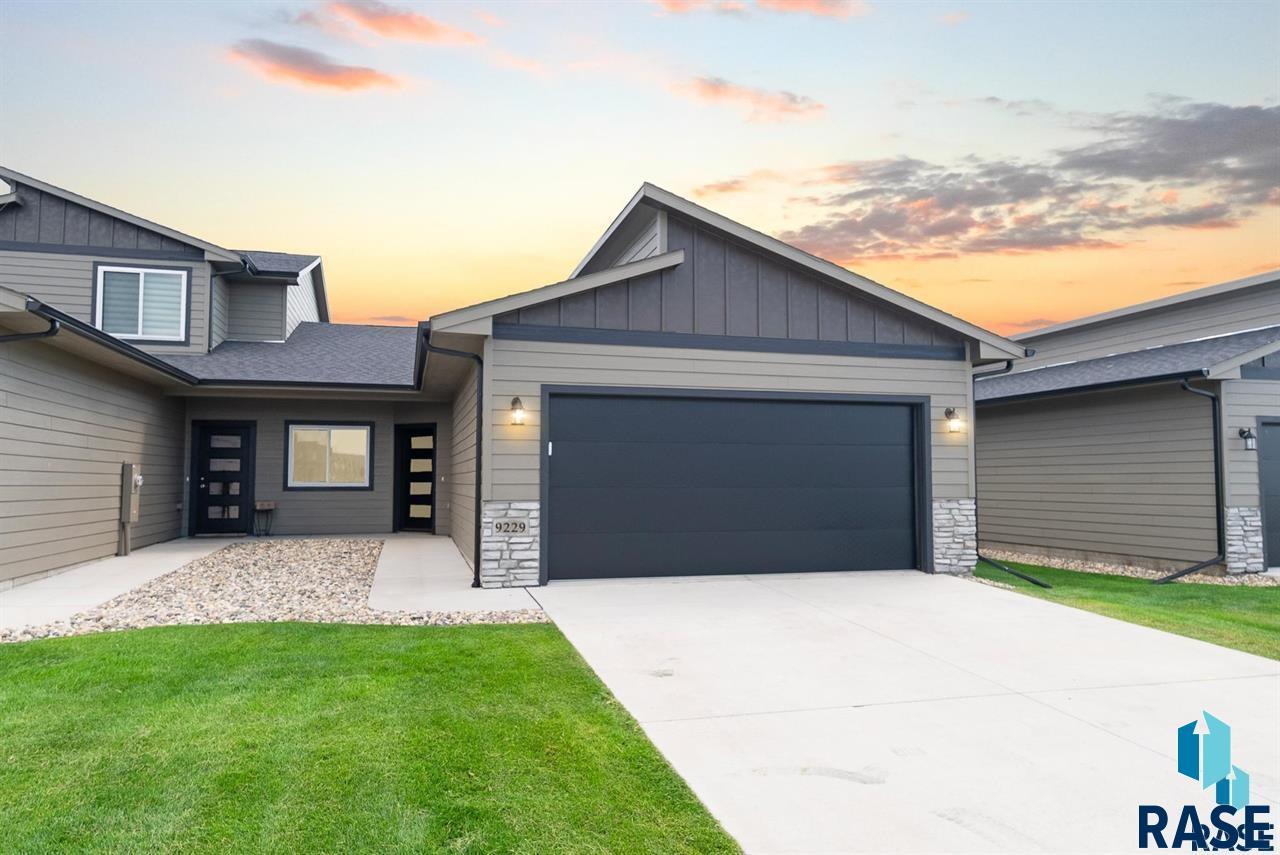 9229 W Laverne Wipf St, Sioux Falls