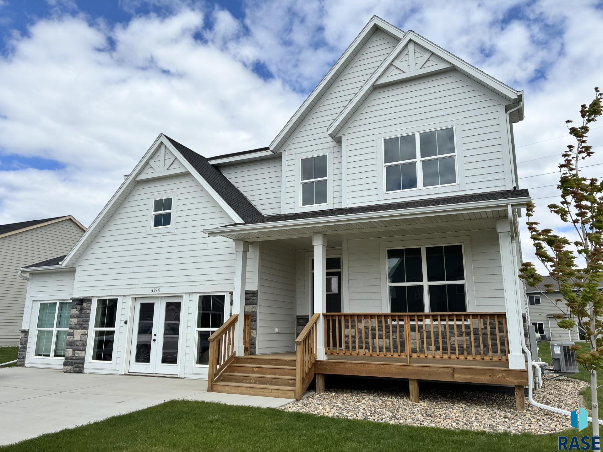 5936 S Hosta Ave, Sioux Falls
