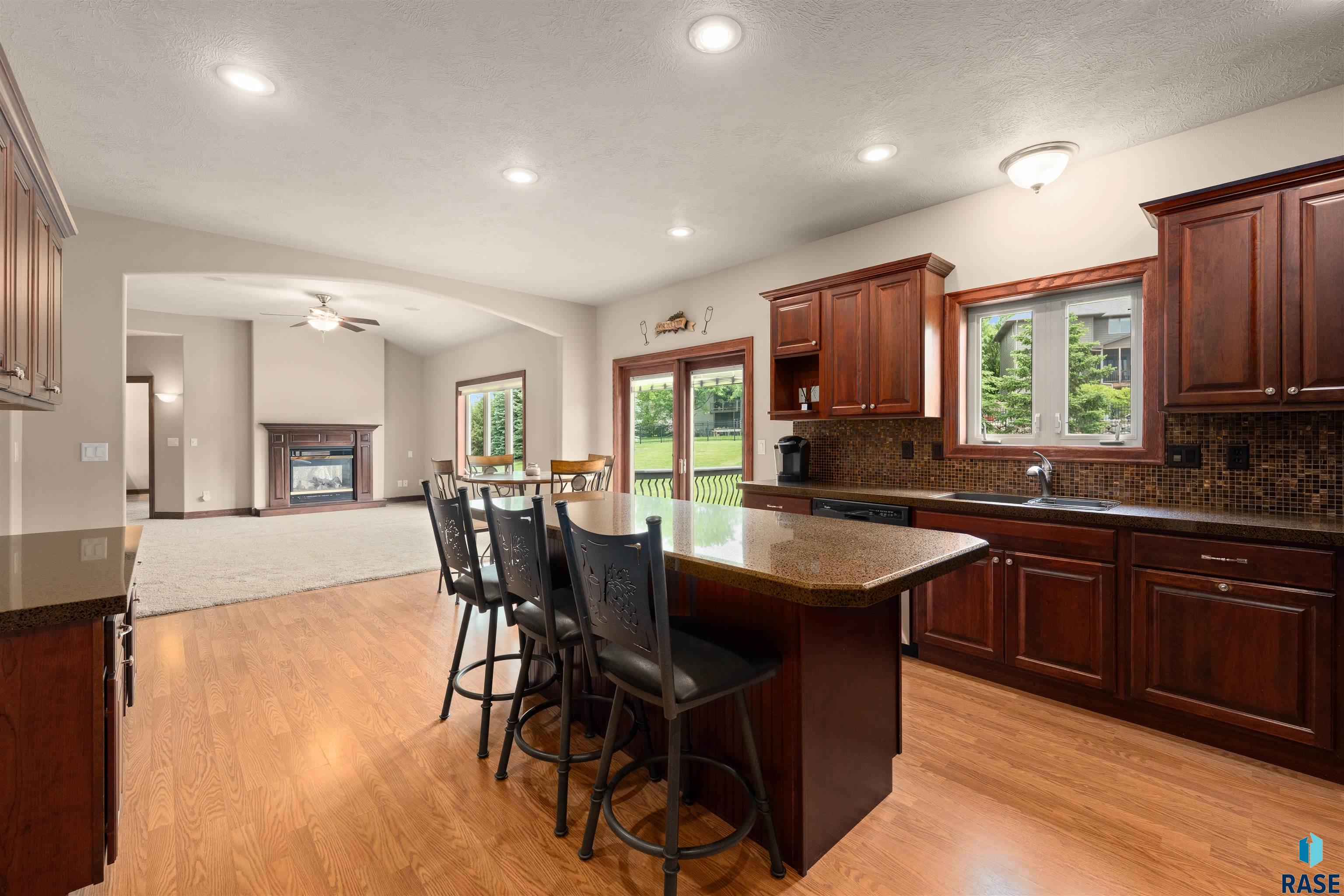 5604 Josh Wyatt Dr, Sioux Falls
