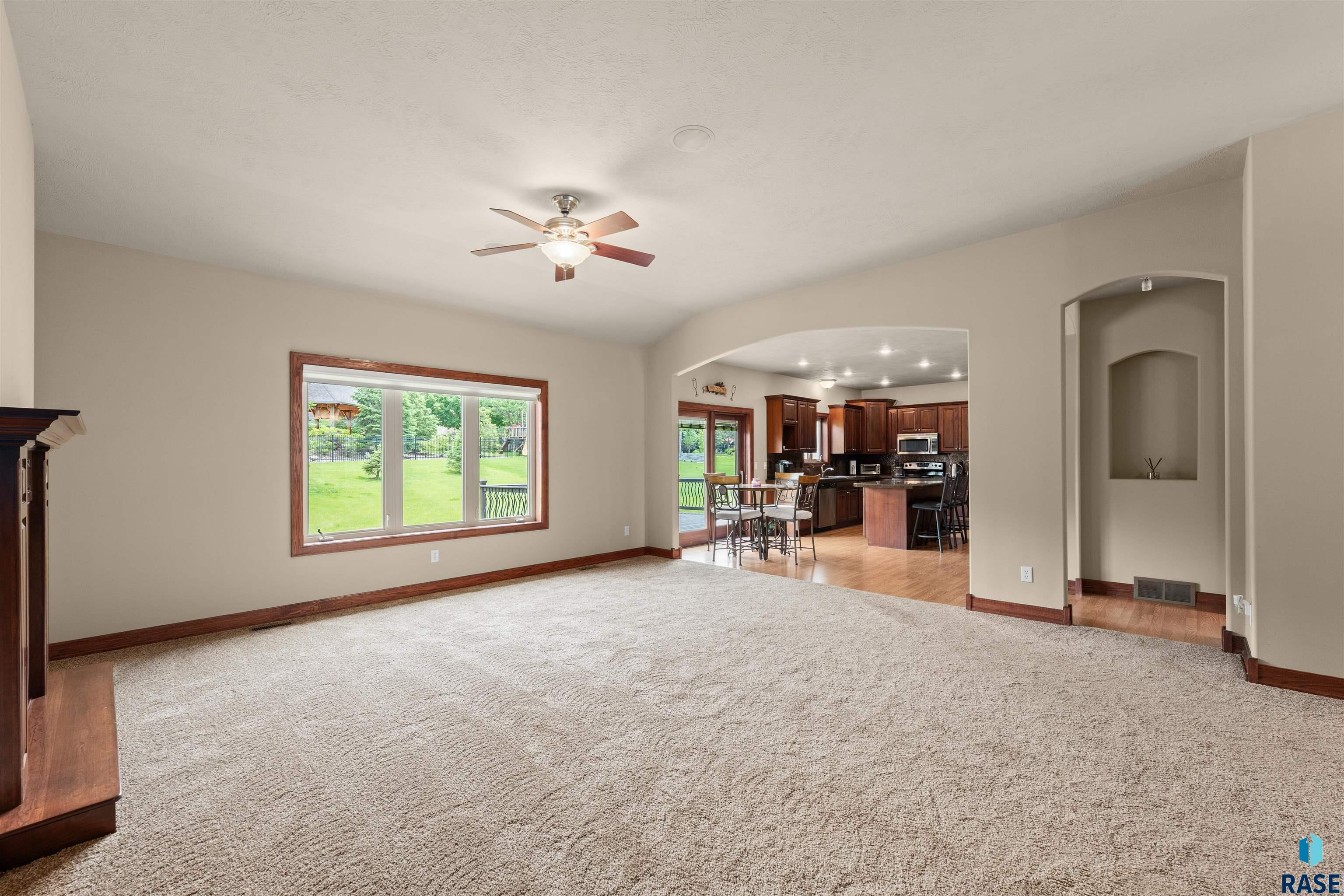 5604 Josh Wyatt Dr, Sioux Falls
