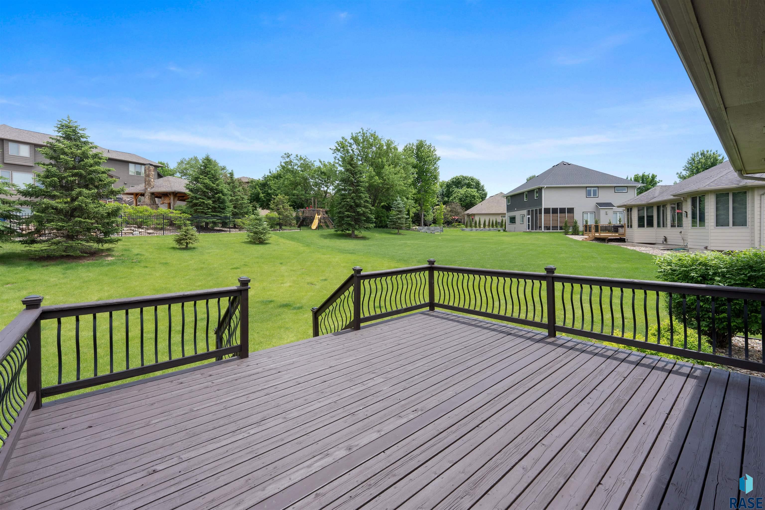5604 Josh Wyatt Dr, Sioux Falls