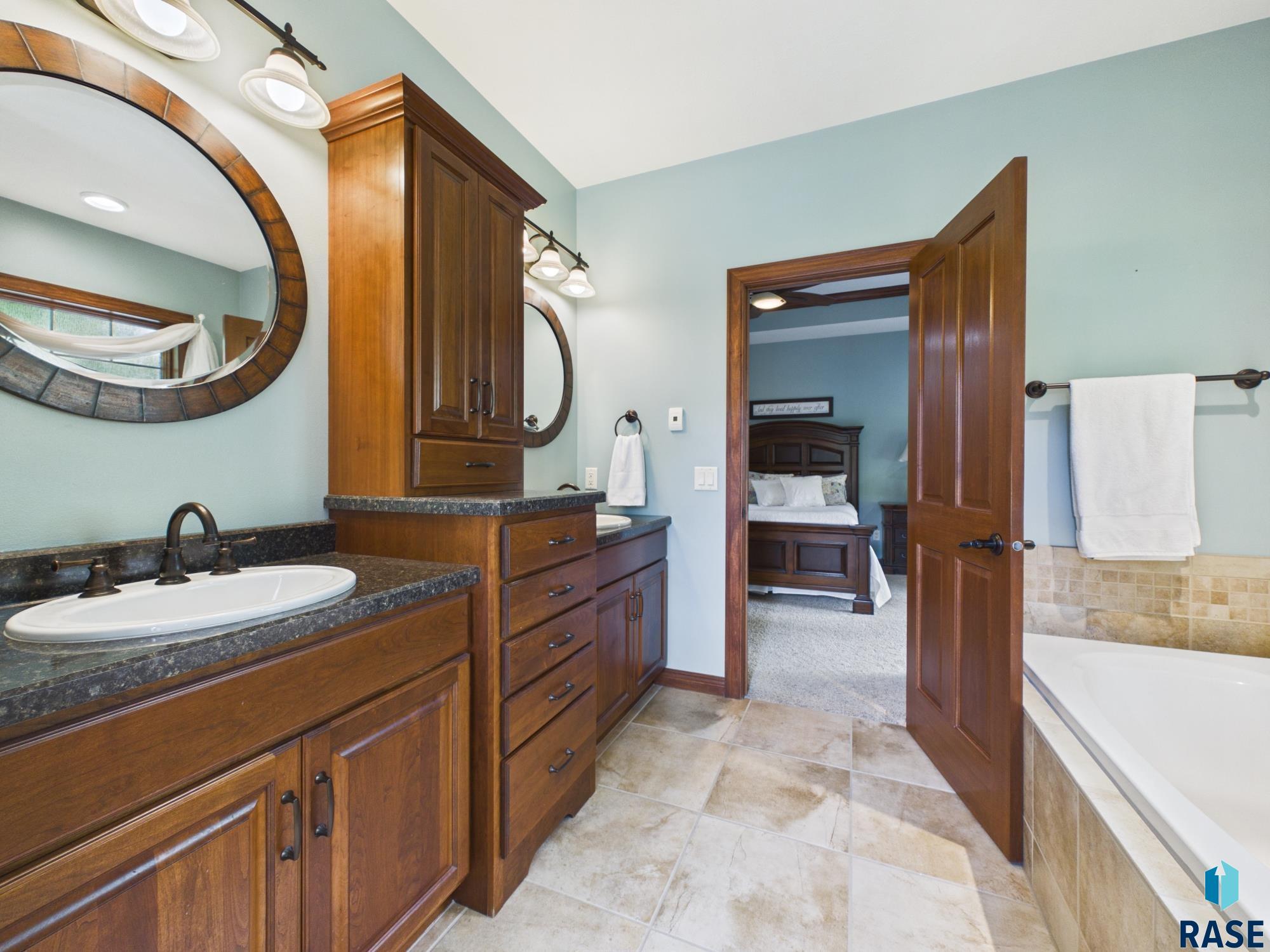 2304 Sleigh Creek Trl, Sioux Falls