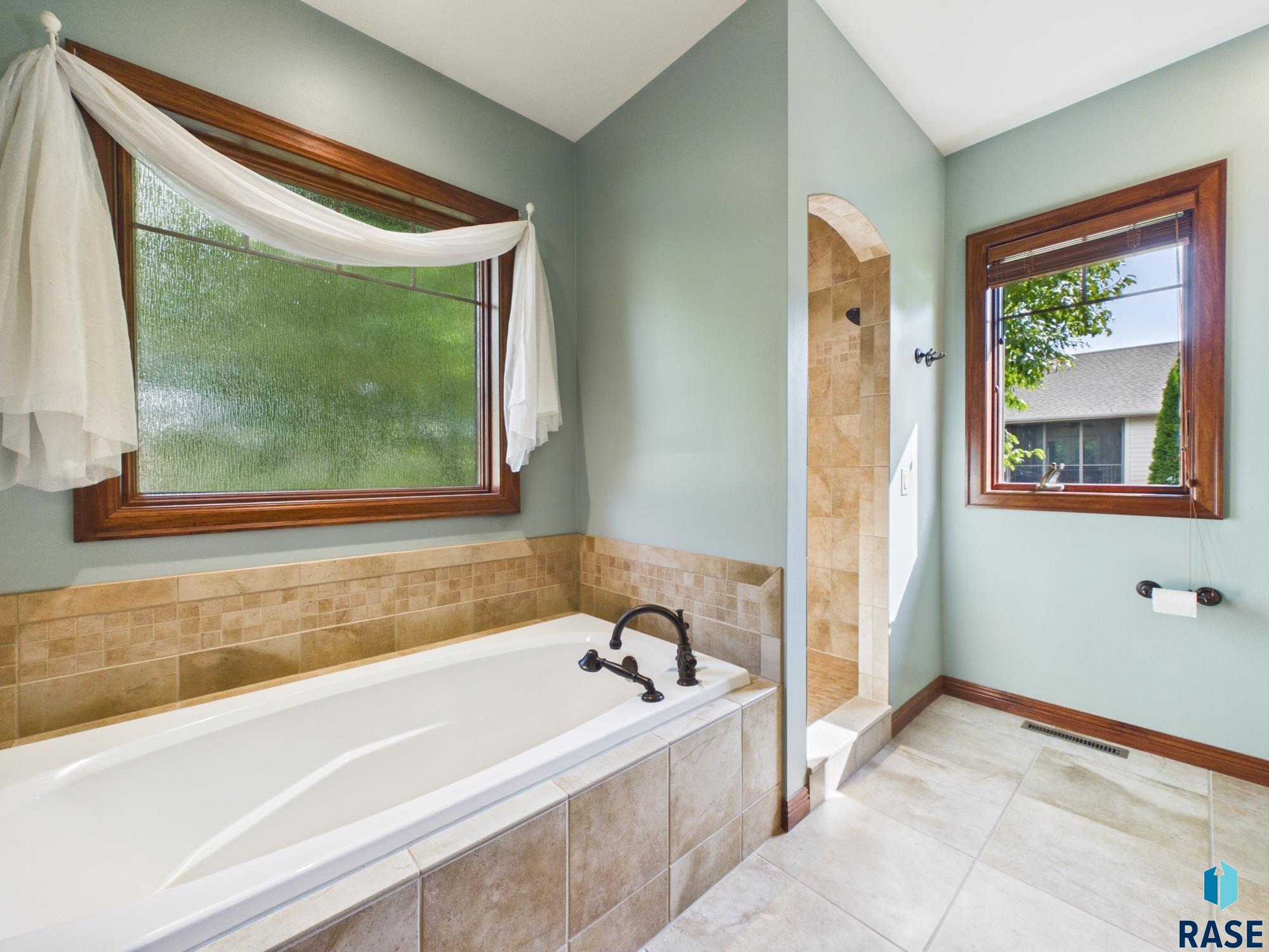 2304 Sleigh Creek Trl, Sioux Falls