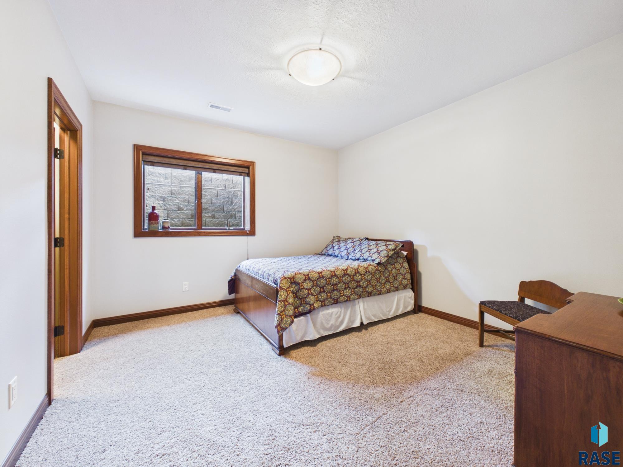 2304 Sleigh Creek Trl, Sioux Falls