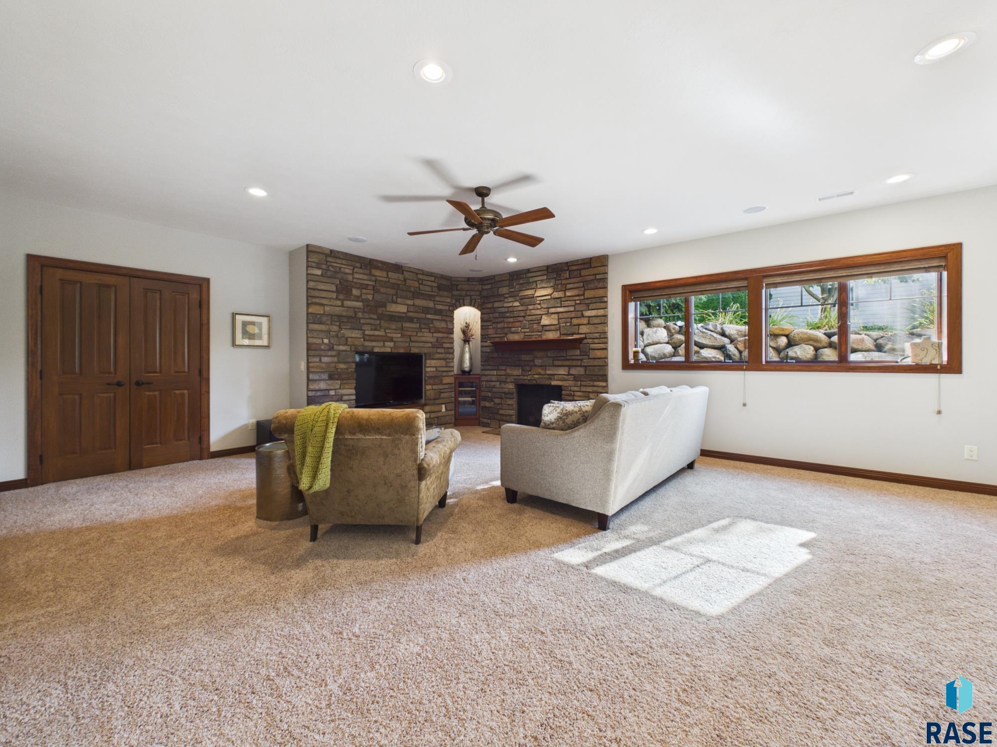 2304 Sleigh Creek Trl, Sioux Falls
