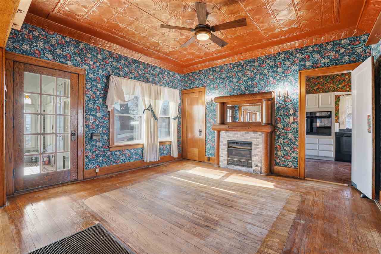 Listing Carousel Slide