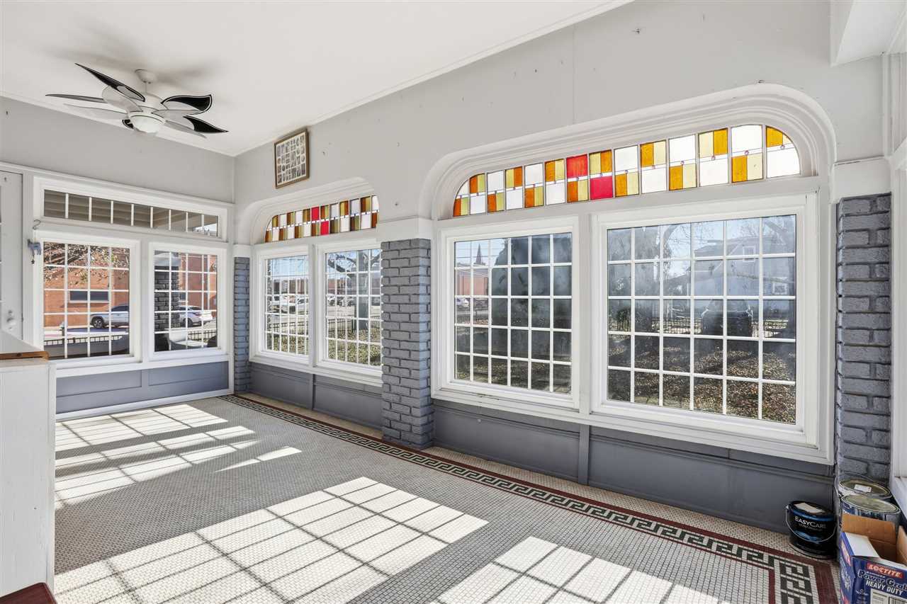 Listing Carousel Slide