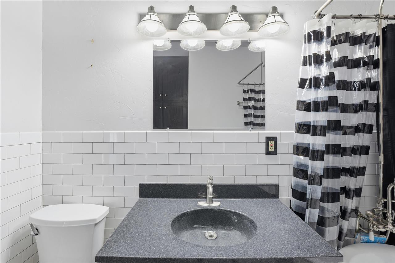 Listing Carousel Slide