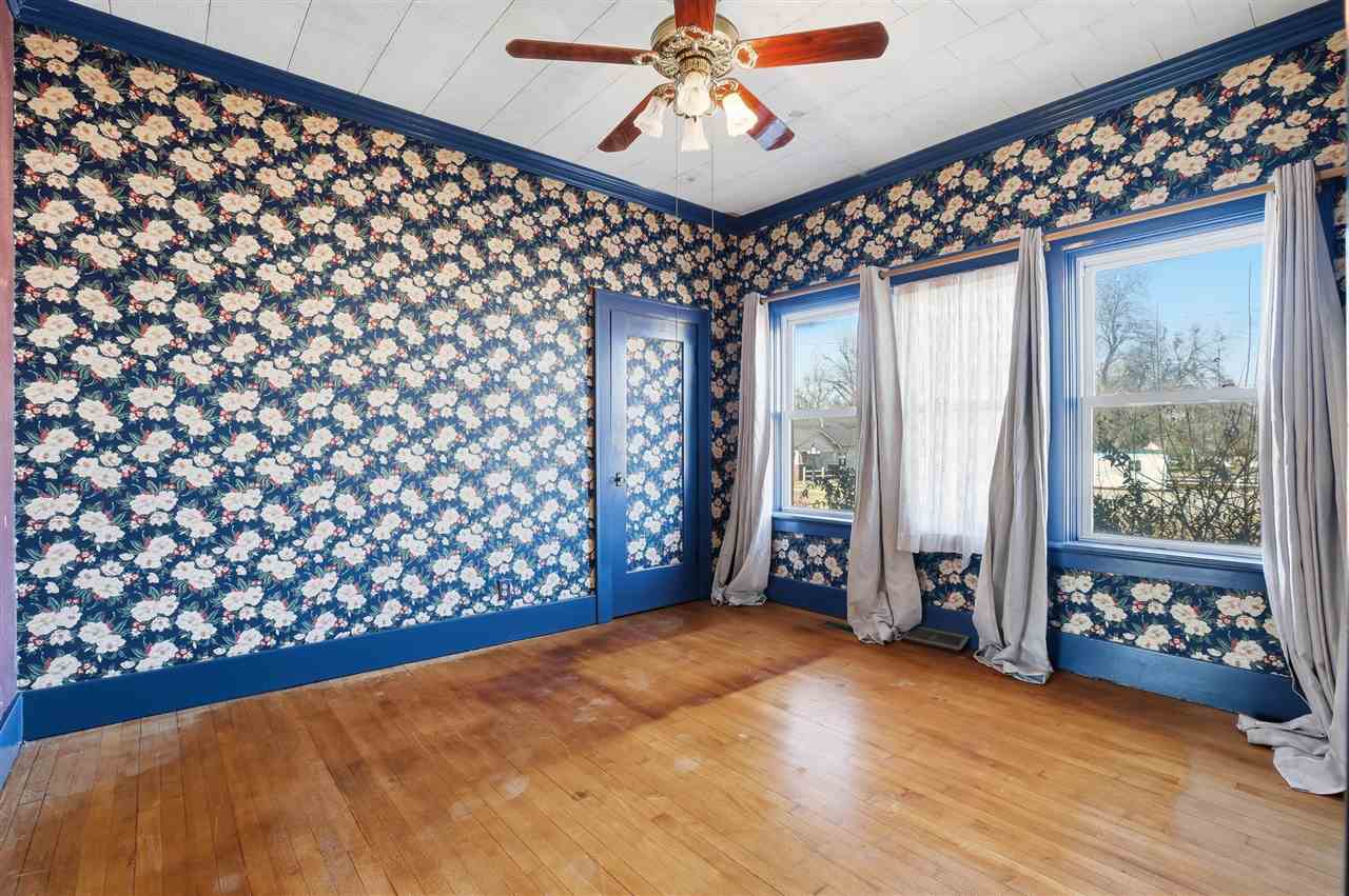 Listing Carousel Slide