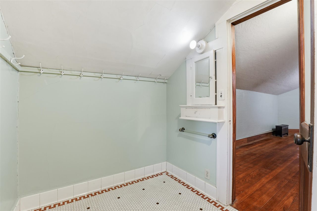 Listing Carousel Slide