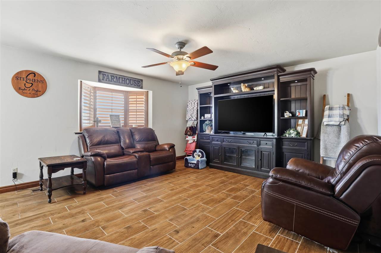 Listing Carousel Slide