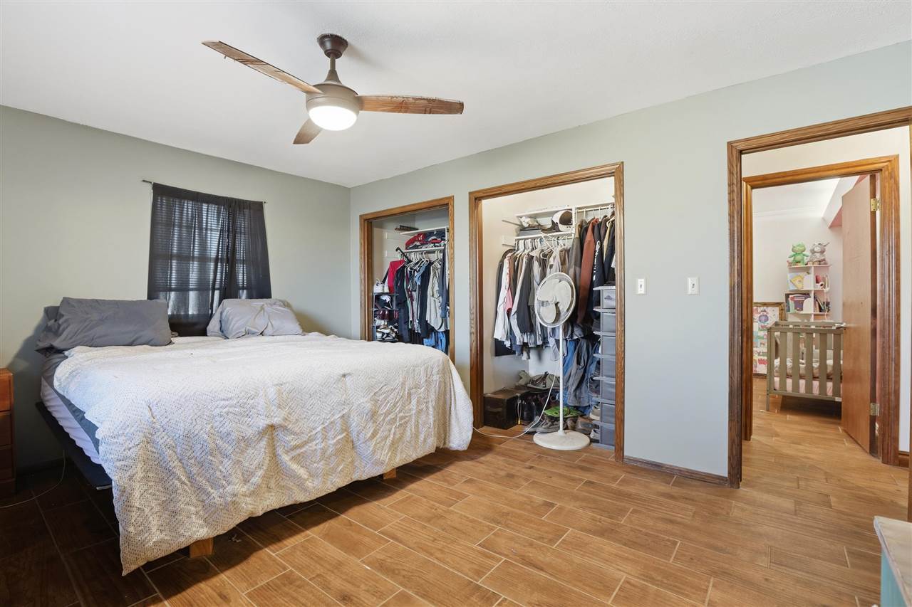 Listing Carousel Slide