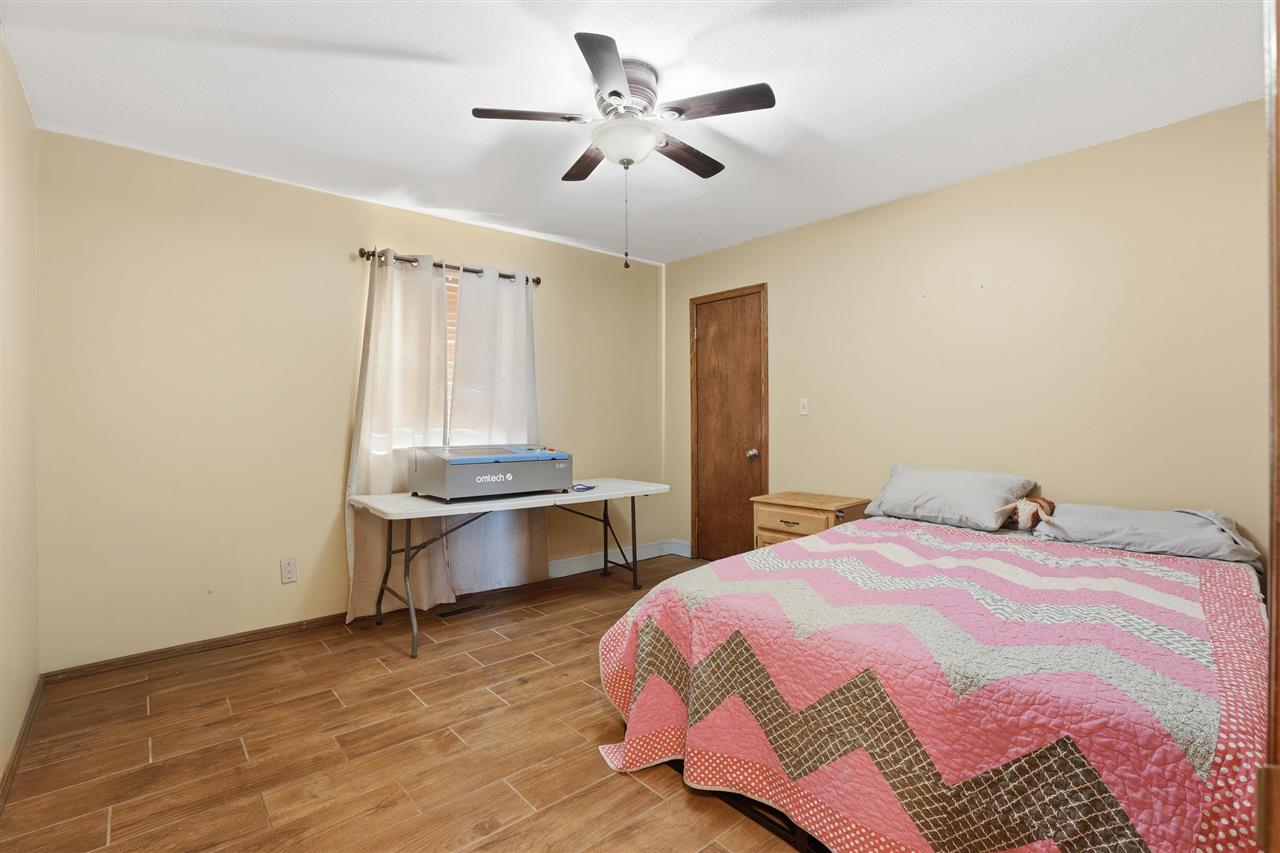 Listing Carousel Slide