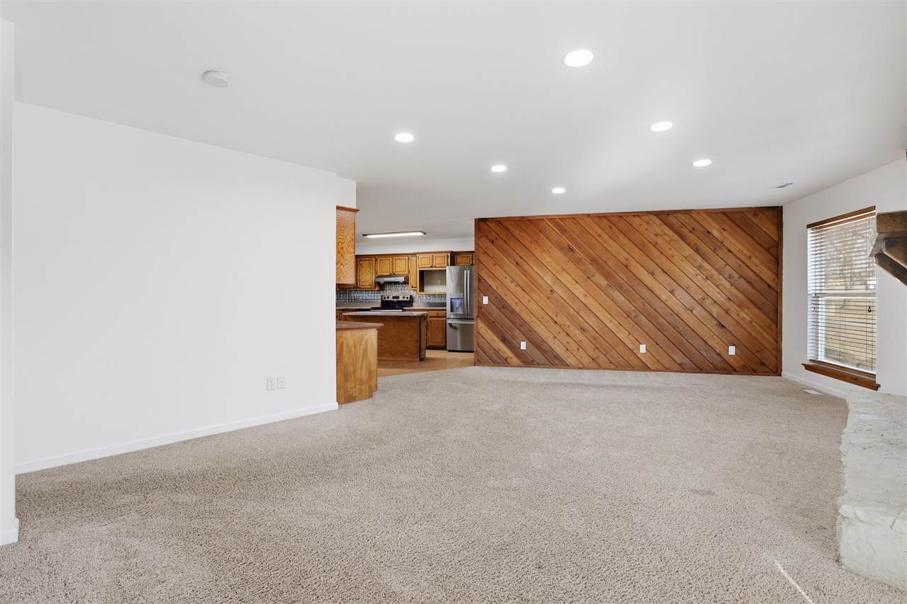 Listing Carousel Slide