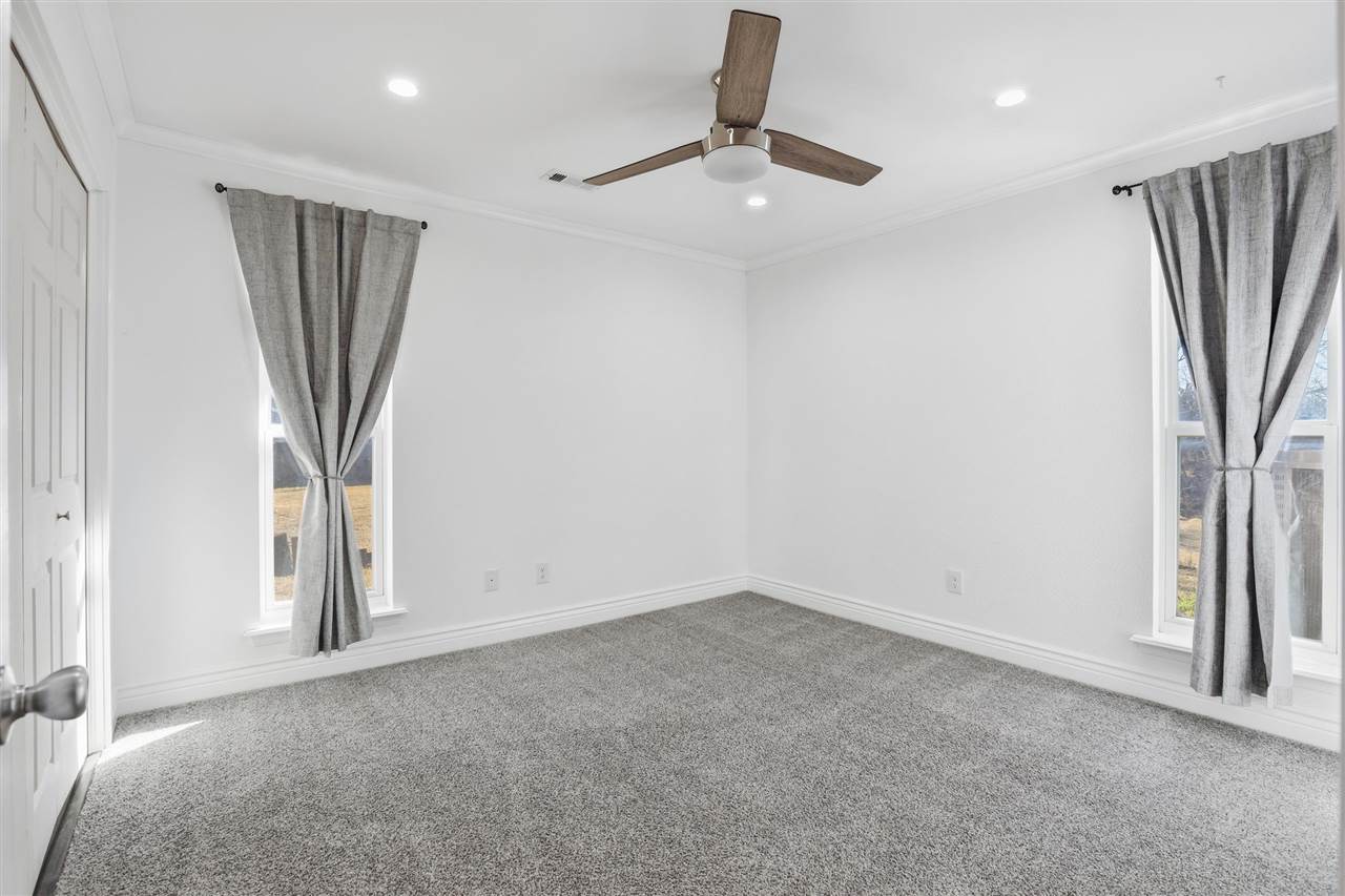 Listing Carousel Slide